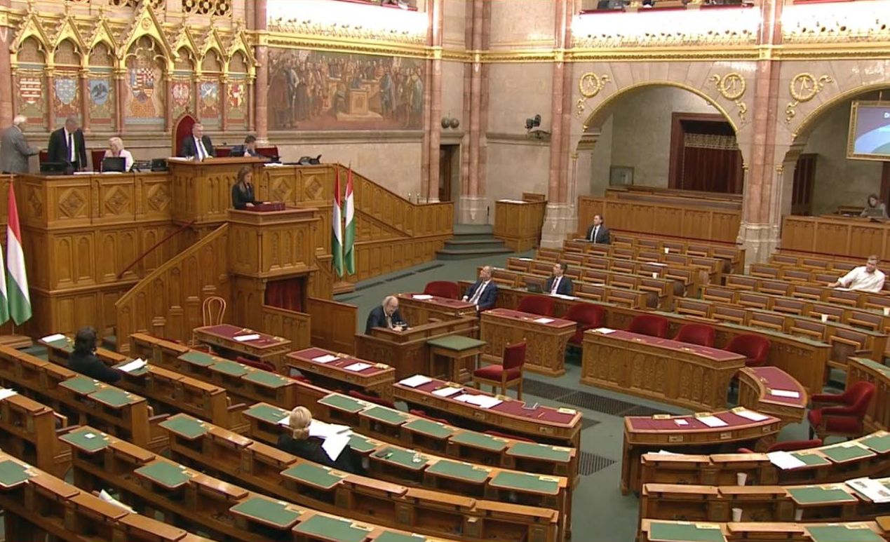 Megszavazta a parlament a korrupció elleni törvényjavaslatot
