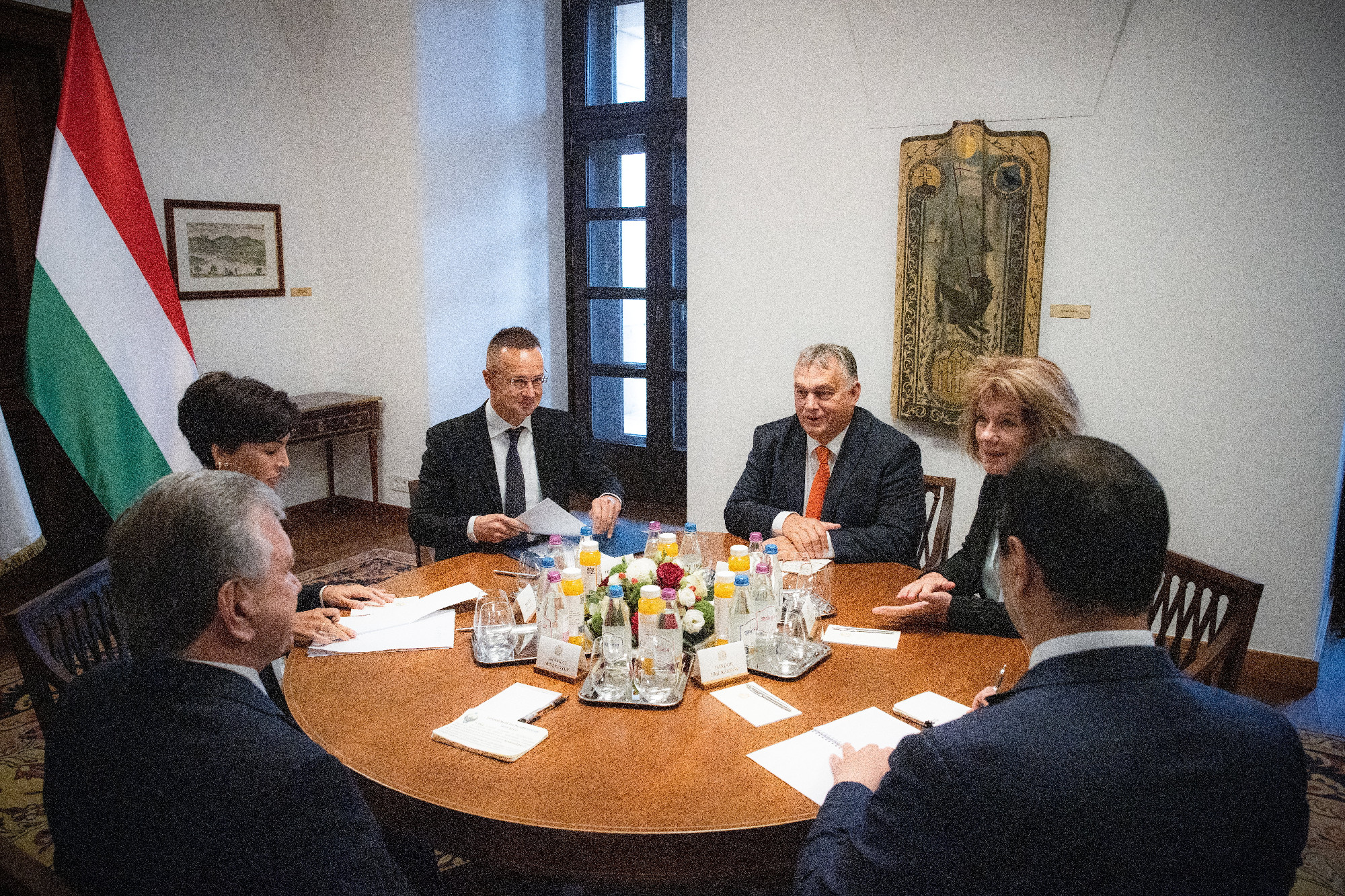 Orbán stratégiai partnernek nevezte Üzbegisztánt