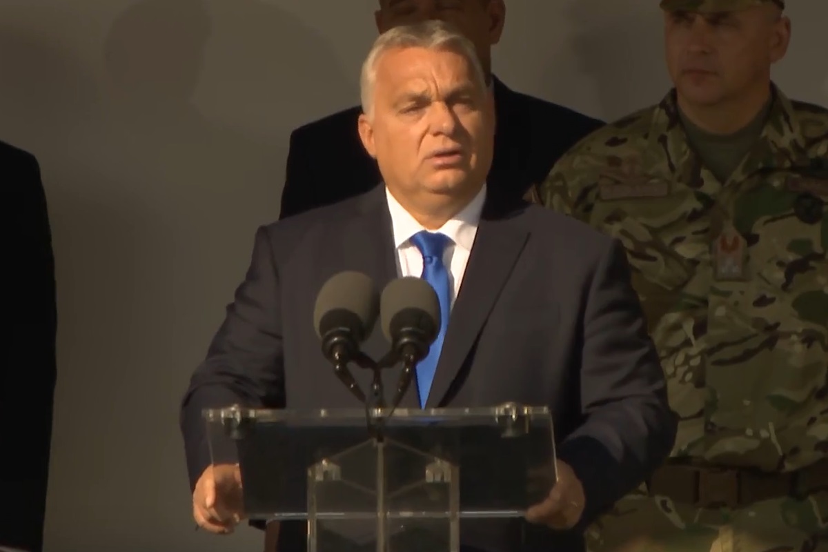 A villanyoszlopokat is átfesthették Orbán érkezése előtt Zalaegerszegen