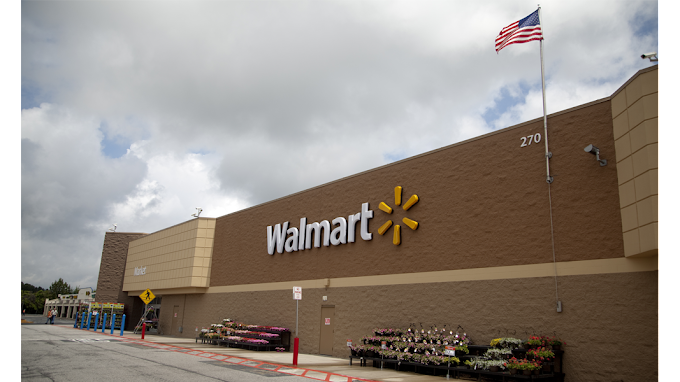 Így fegyvereztek le egy késsel hadonászó támadót az amerikai Walmartban