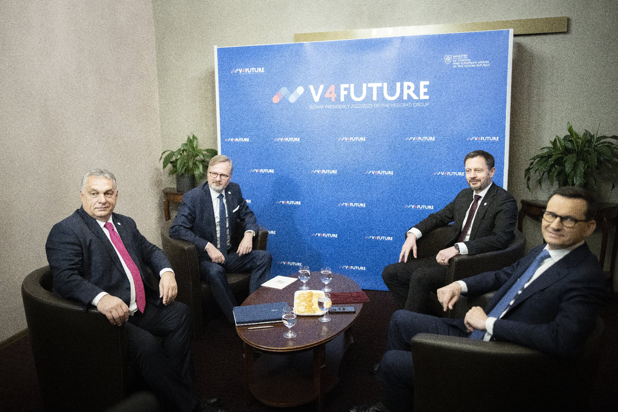 Cseh kormányfő: Nem kívánom titkolni, hogy a V4-ek csoportja nem a legjobb időszakát éli