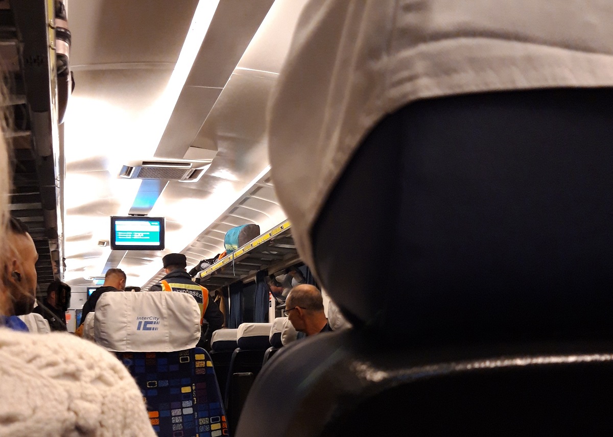 A rendőrség vetett véget „napfordulóbulinak” a Tokaj IC vonaton