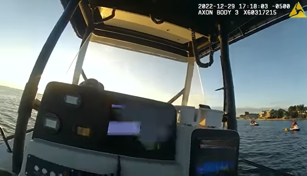 A Tampa Bay Buccanners irányítója mentette ki egy lezuhant helikopter utasait a vízből