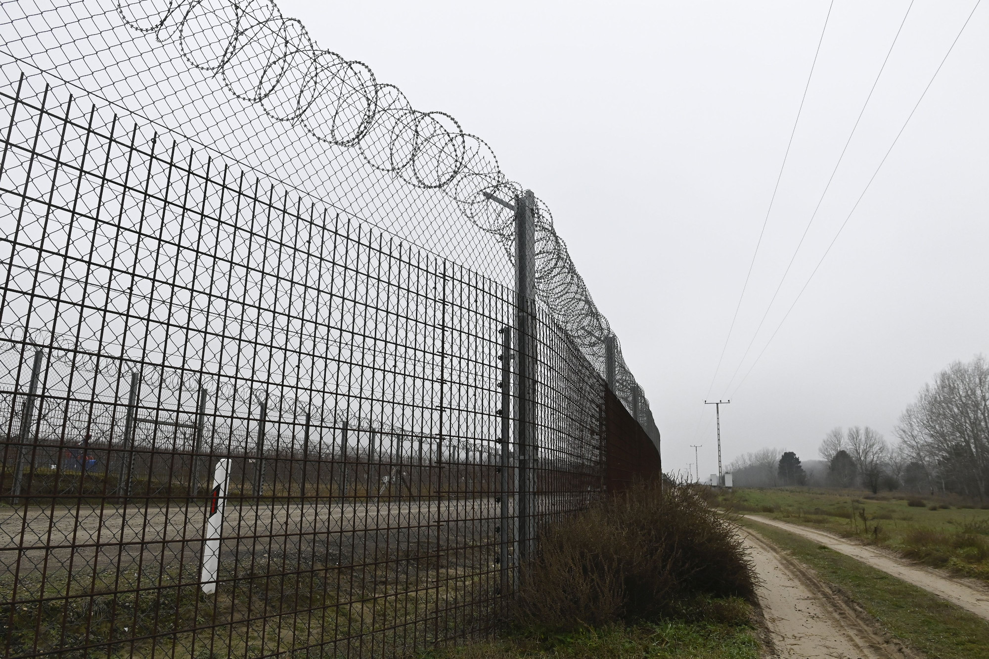Szlovák rendőrök érkeznek segíteni a magyar-szerb határra