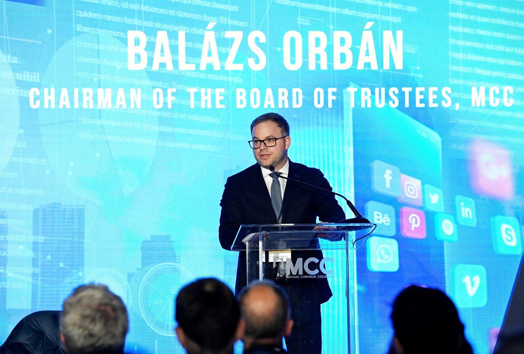 Orbán Balázs: Aki uralja a médiát, az uralja az országot