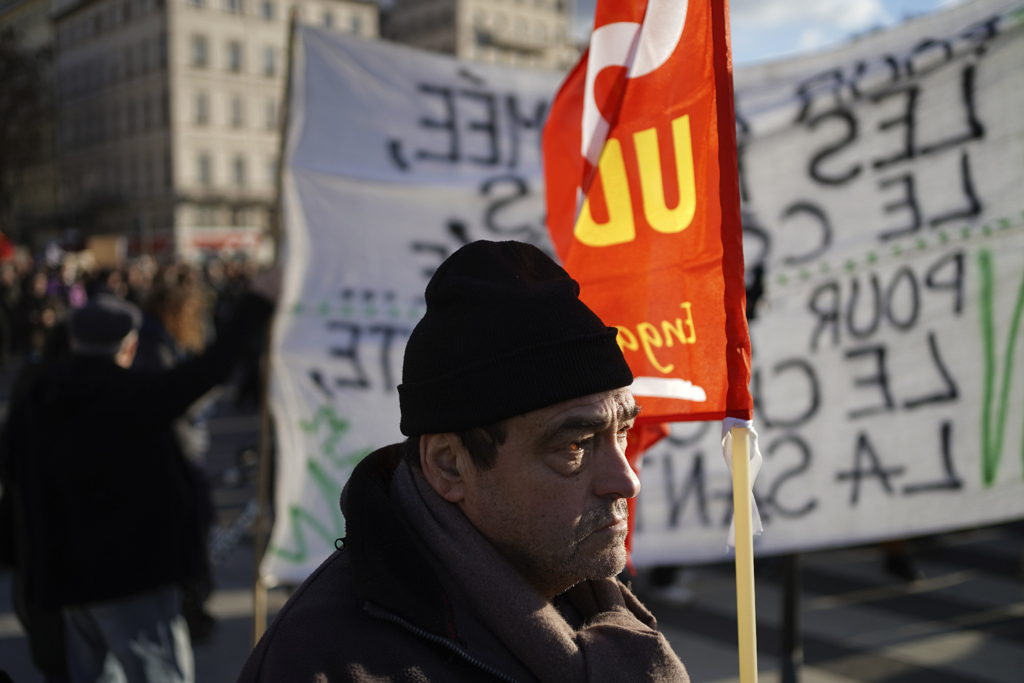 Így sztrájkoltak Franciaországban: leállt a vasút, bezártak az iskolák 