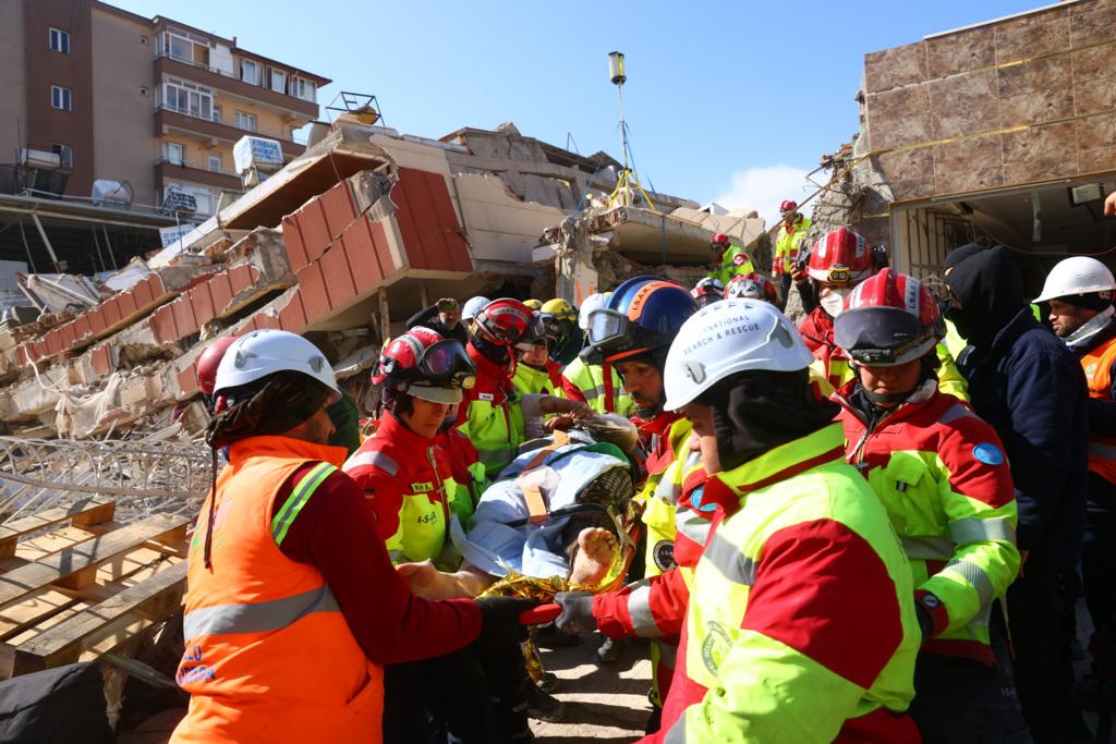 28 ezerre emelkedett a törökországi-szíriai földrengés áldozatainak száma