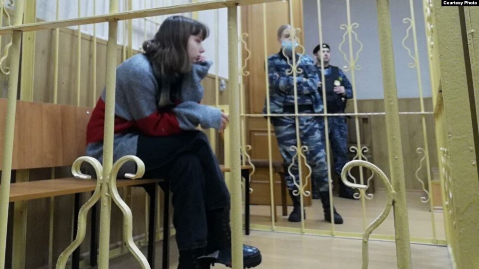 Egy húszéves orosz egyetemista lányt tíz évre zárhatnak börtönbe néhány Instagram-poszt miatt