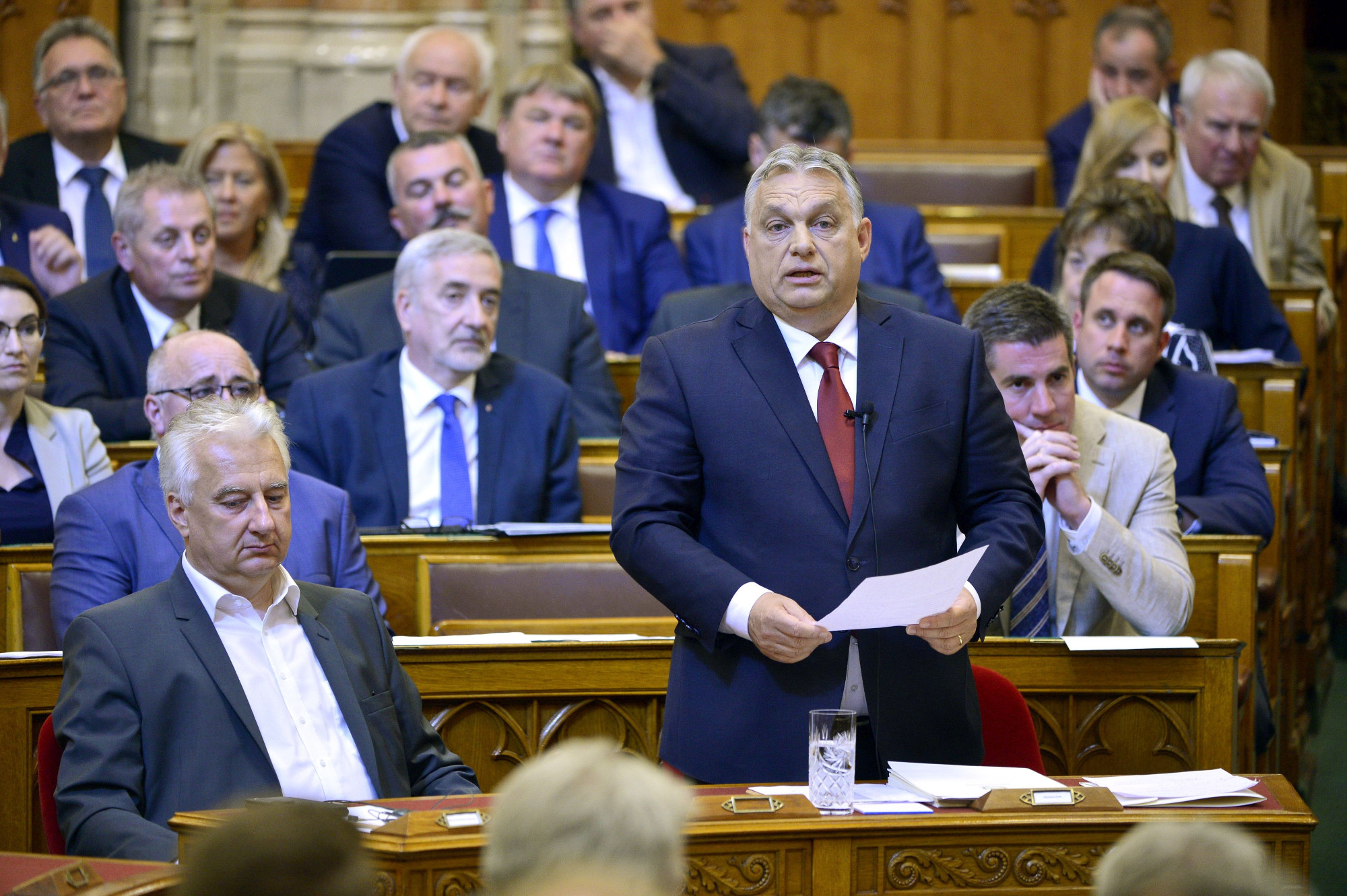 „Senki nem örül egy ilyen ügynek” – Orbán Viktort is szembesítették a Völner-üggyel
