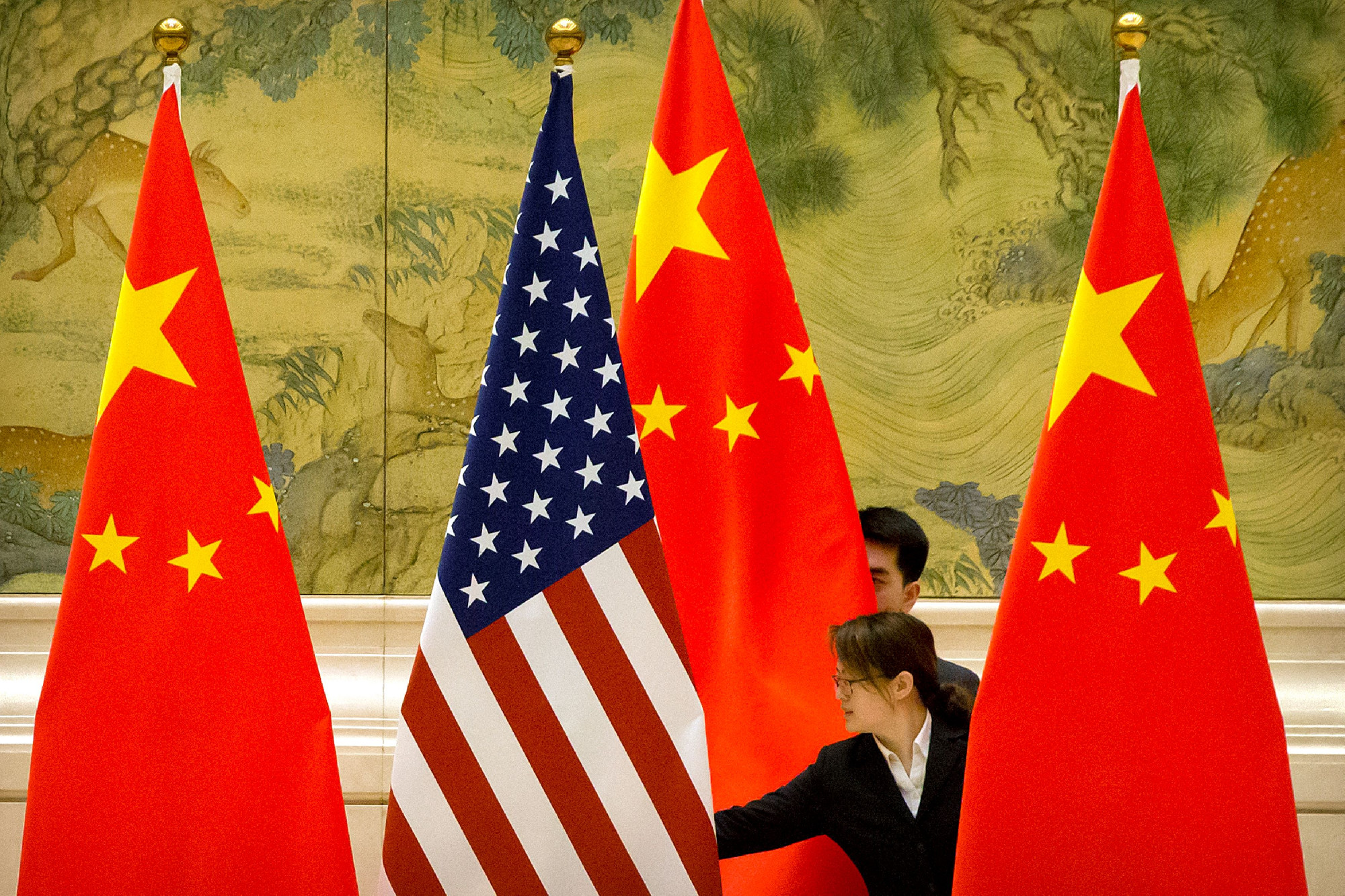 Kína kapva kap az alkalmon, és ahol teheti, átveszi az Egyesült Államok helyét