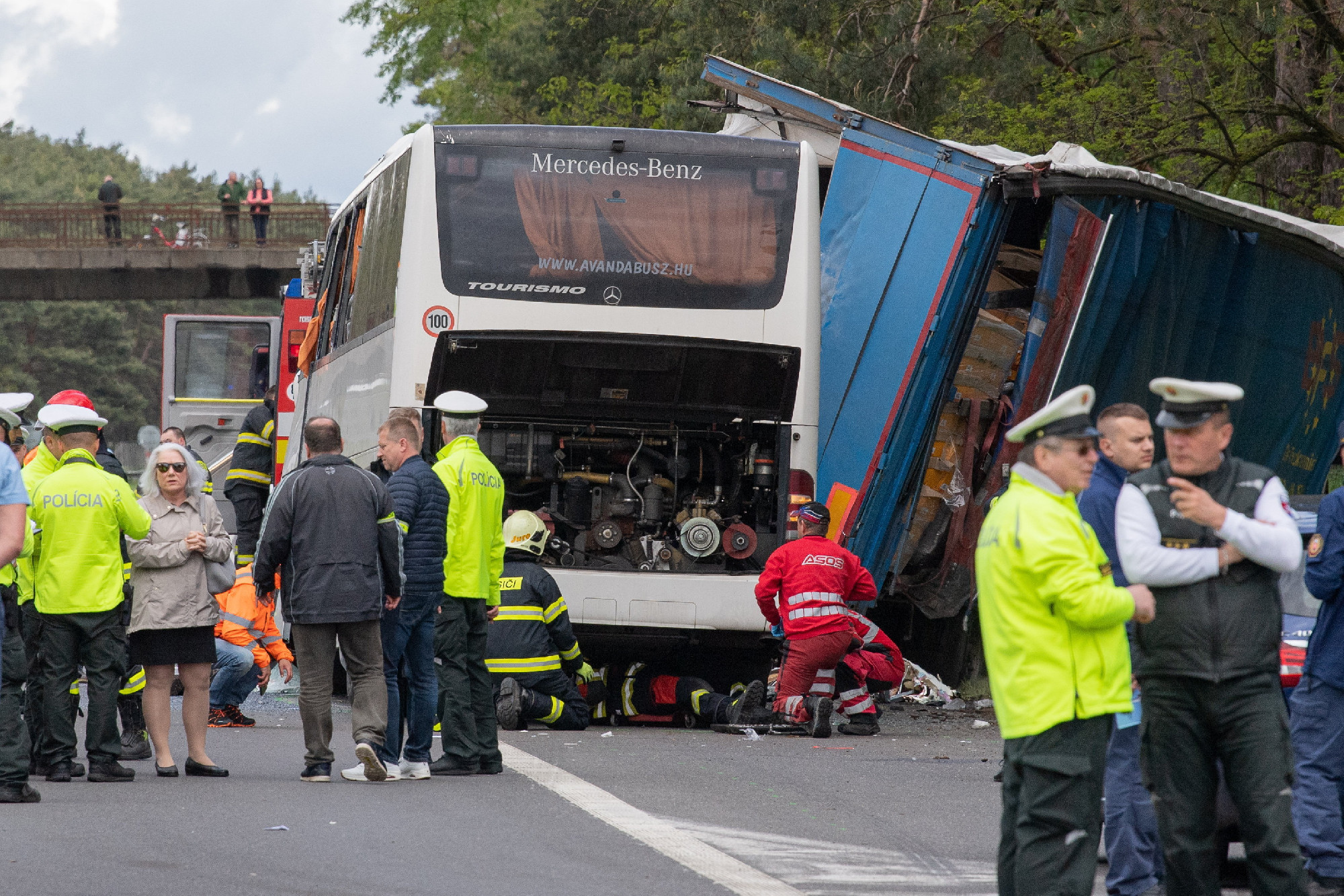 Szlovákiai busztragédia: nyolc utas állapota kritikus
