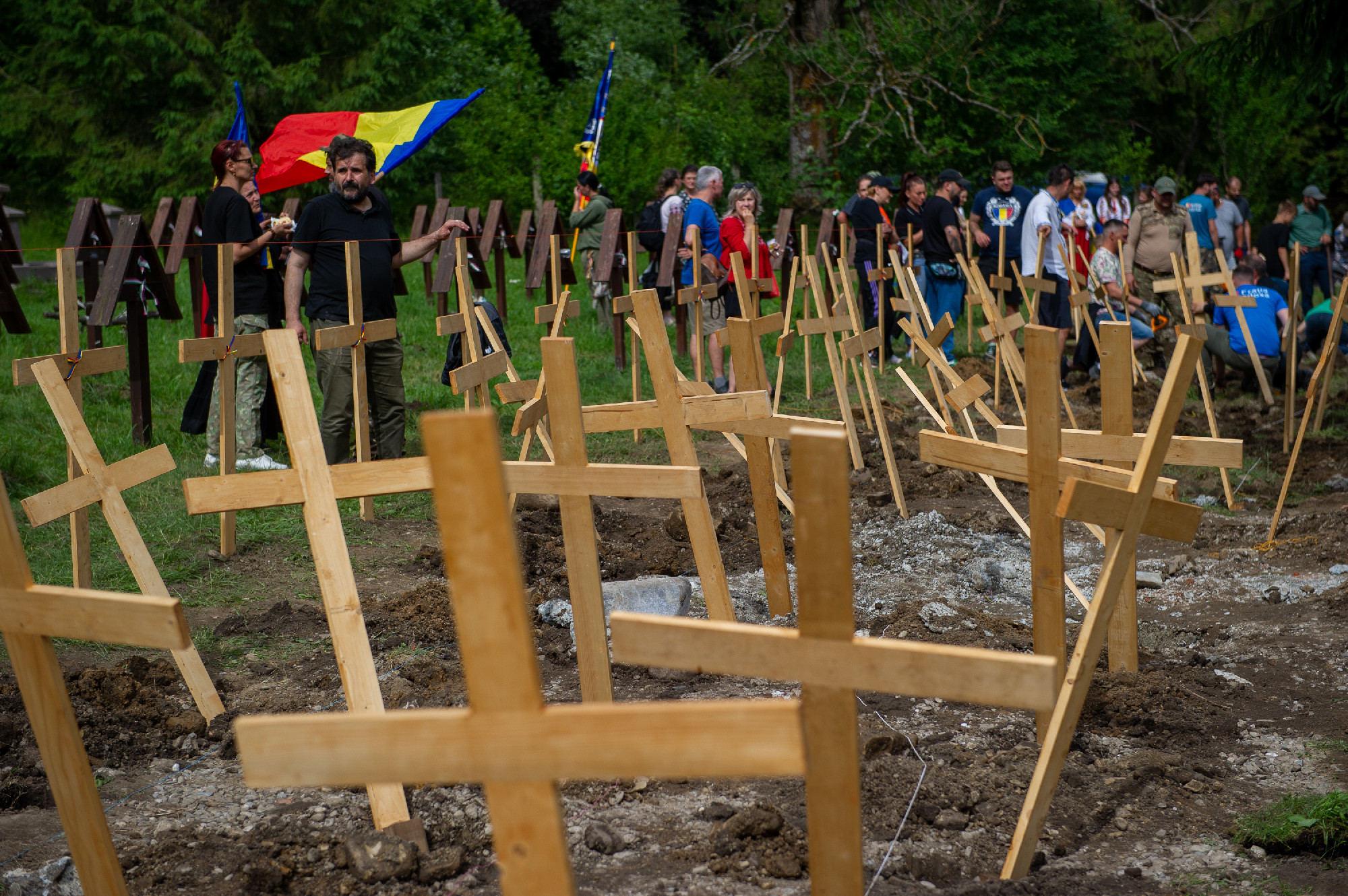 Újabb román kereszteket helyeztek ki az úzvölgyi katonatemetőben