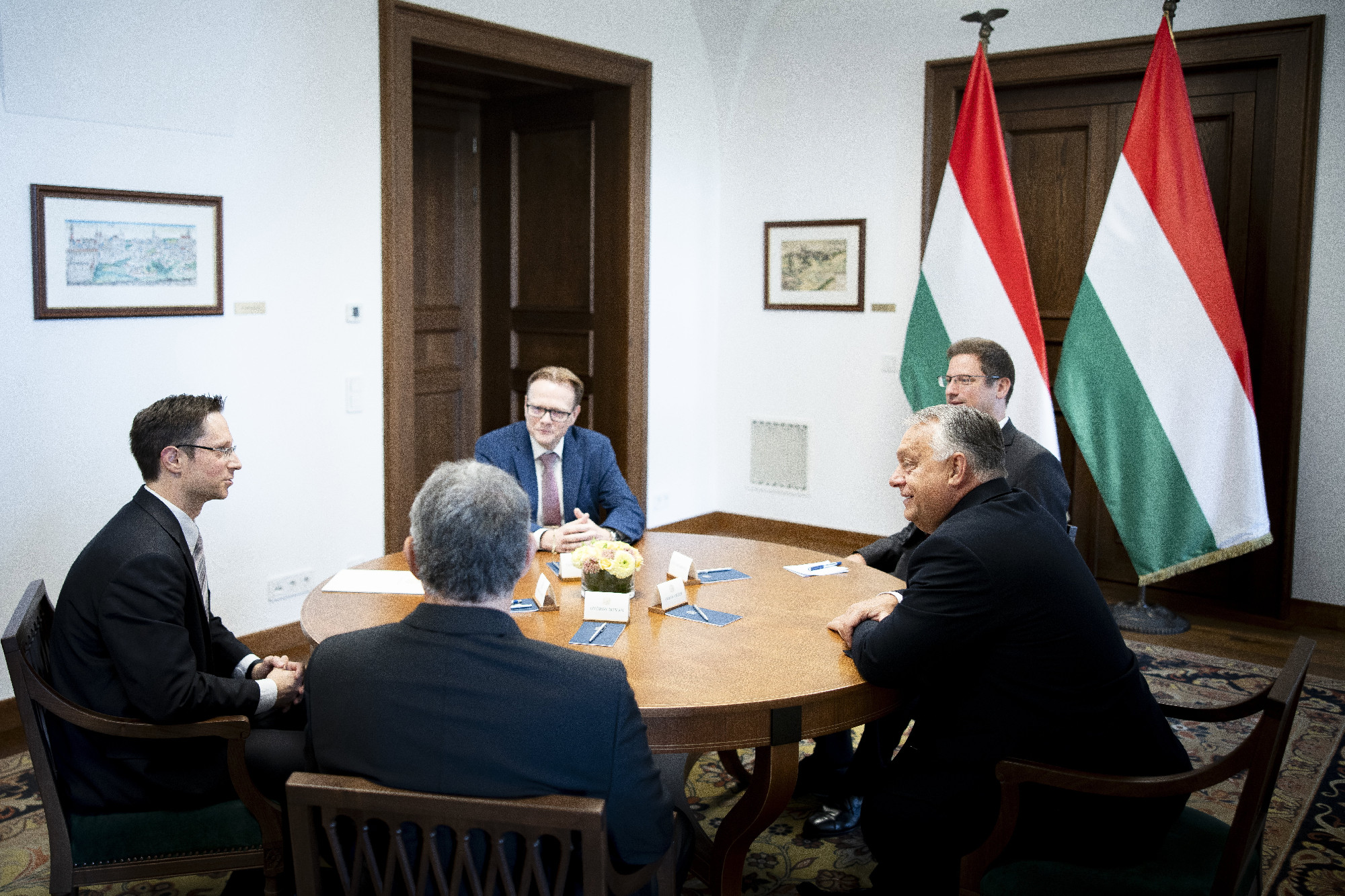 Nem hatósági attitűdre van szükség – mondta Orbán Viktor az új főispánoknak