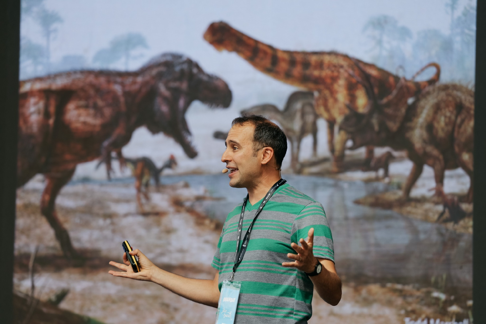 Steve Brusatte: A dinoszauruszok nem haltak ki