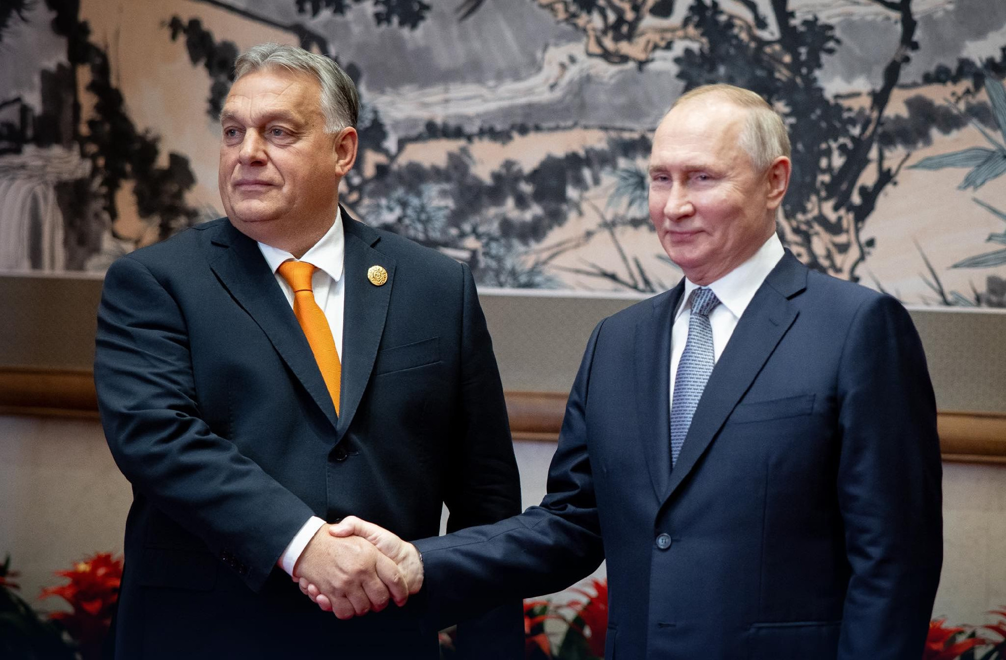 A lengyel kormányfőnek nem tetszik, hogy Orbán és Putyin tárgyaltak Pekingben