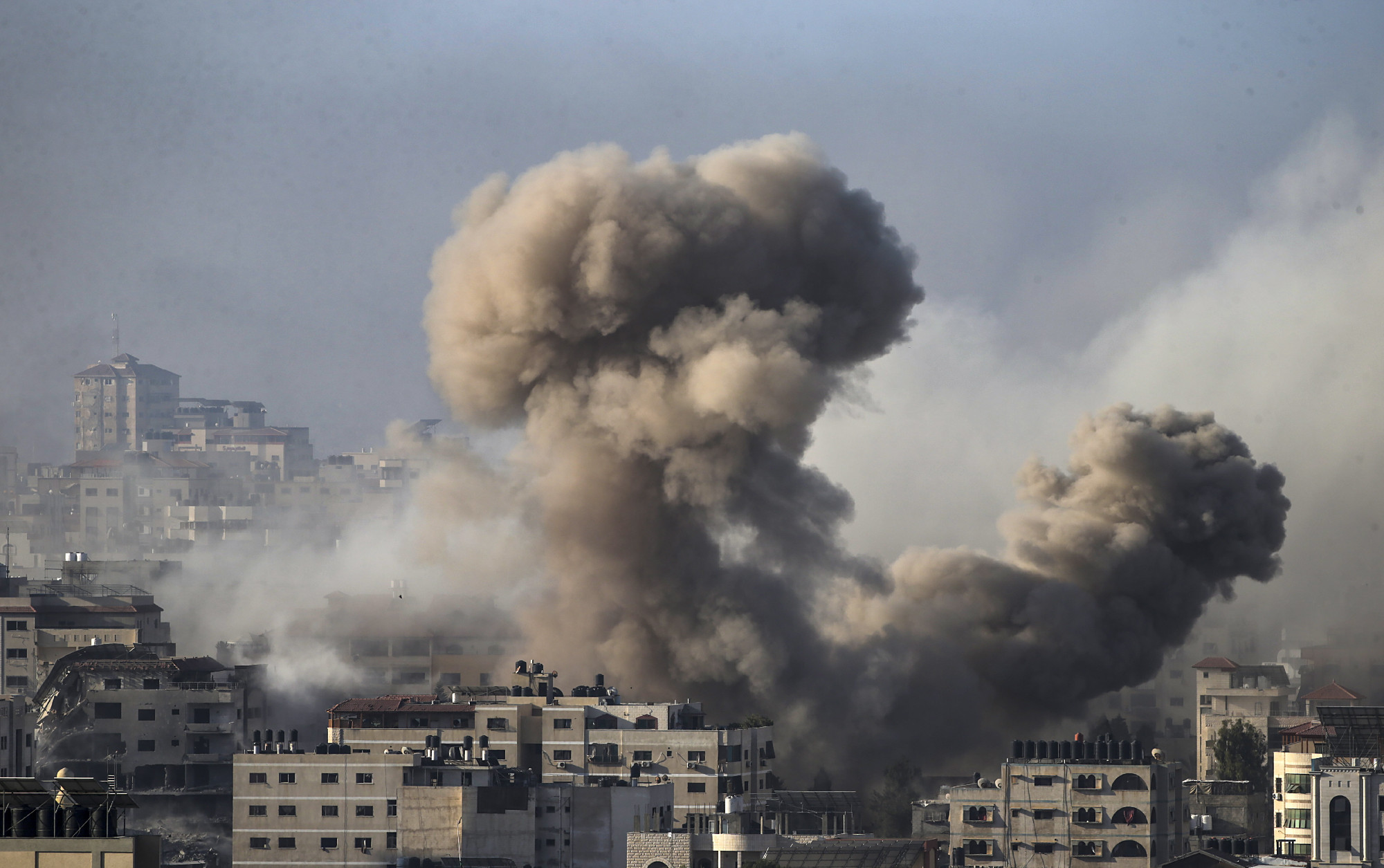 További segélyszállítmányokat várnak Gázában