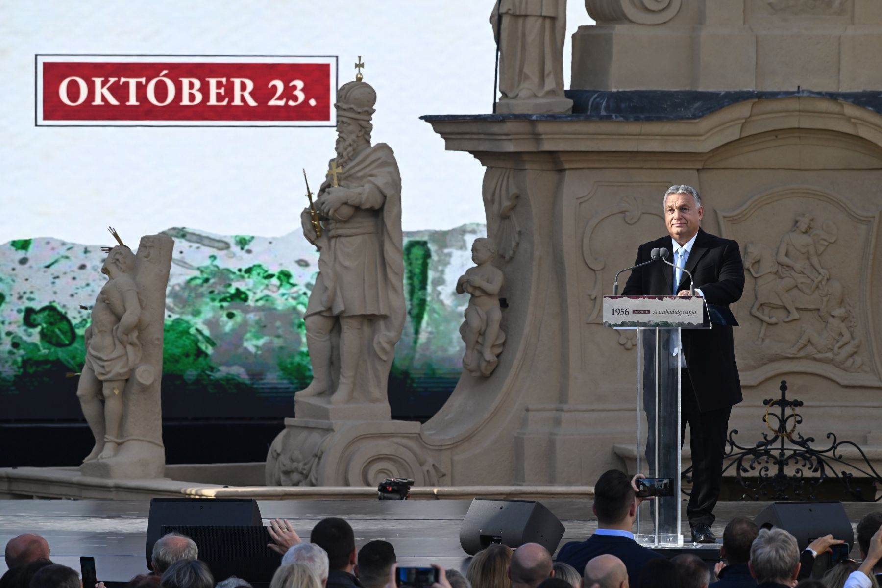 Orbán Viktor: Moszkva tragédia volt, Brüsszel egy rosszul sikerült, kortárs paródia