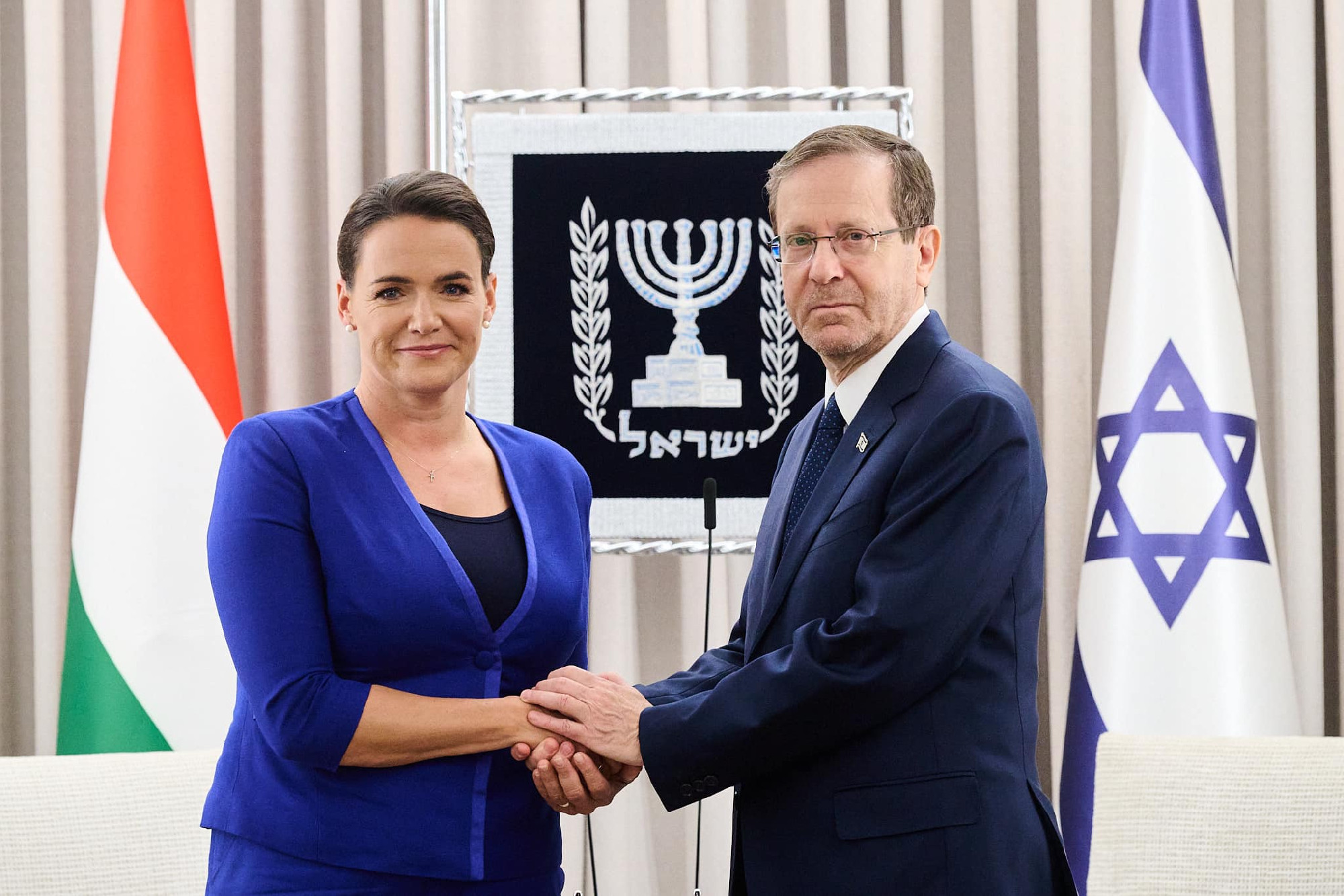 Novák Katalin azt kérte az izraeli elnöktől, a válaszlépések kerüljék el a civil célpontokat
