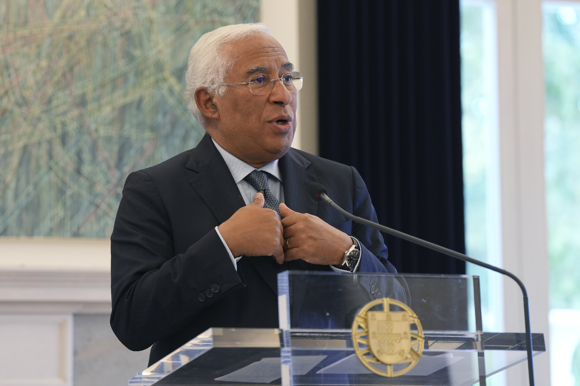 Lemondott a portugál miniszterelnök, miután házkutatást tartottak nála