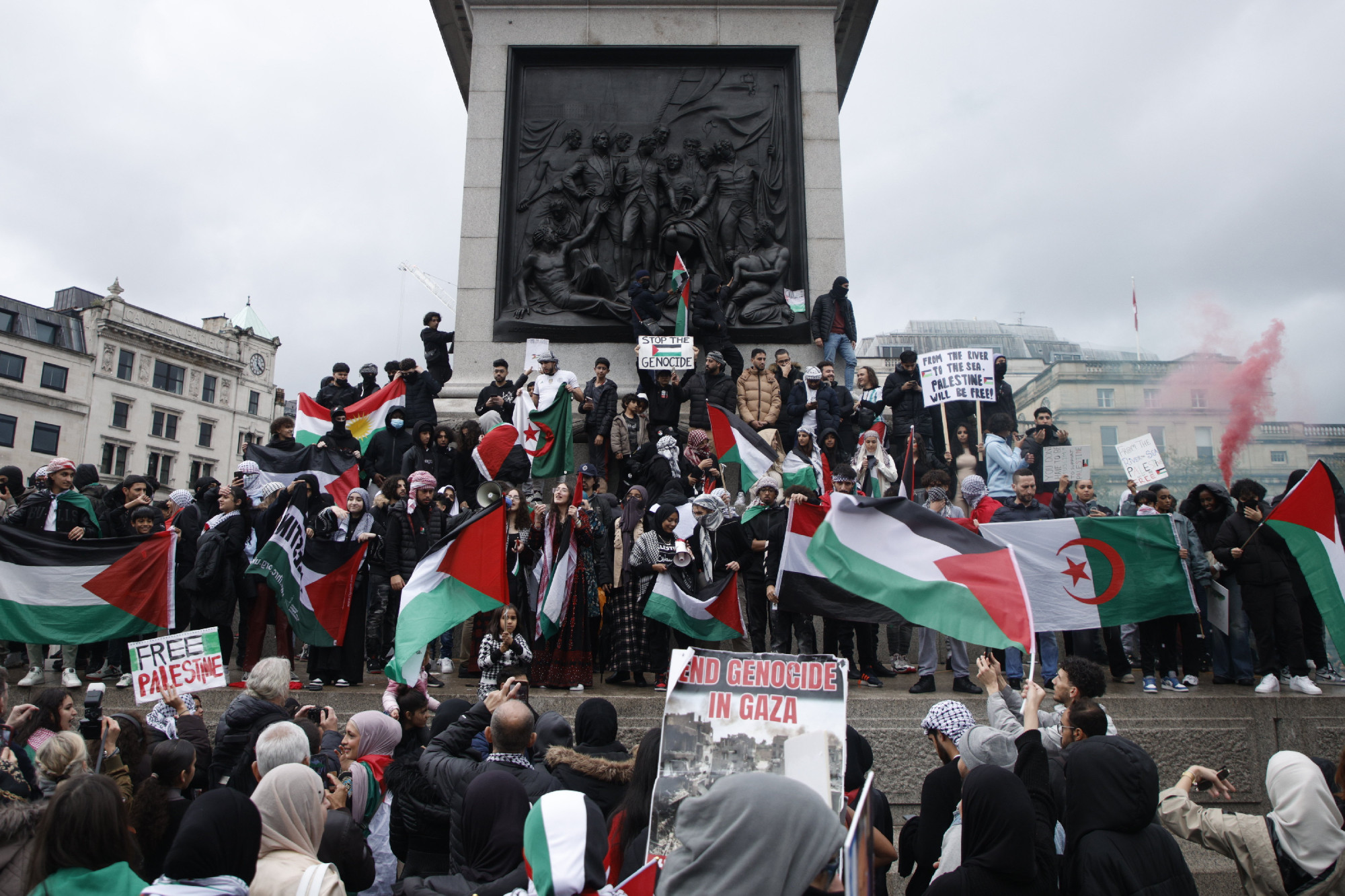 Kitiltották a palesztinpárti tüntetőket a londoni háborús emlékmű környékéről