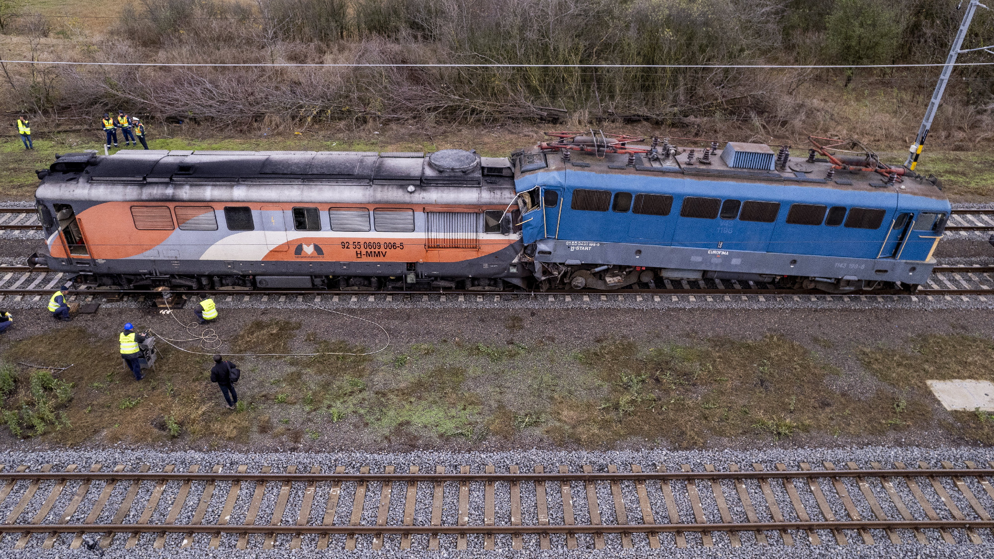 Sápi vonatbaleset: még életveszélyes állapotban van a vétlen mozdonyvezető