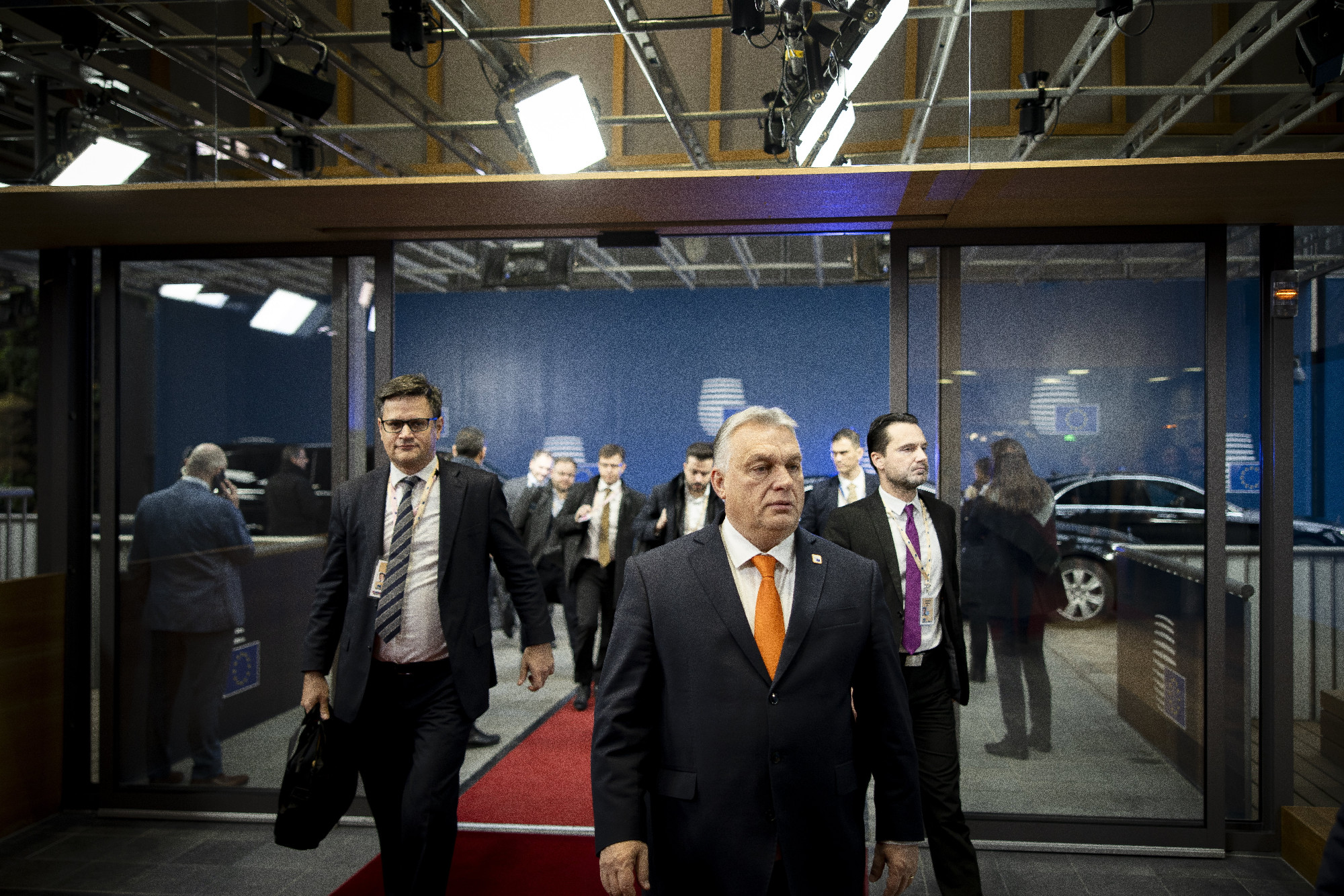 Orbán kiment, Ukrajna bejött