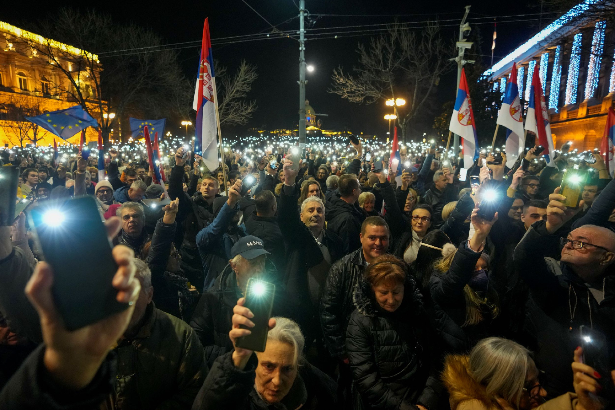Ismét több ezren tüntettek Belgrádban a választások eredményei miatt