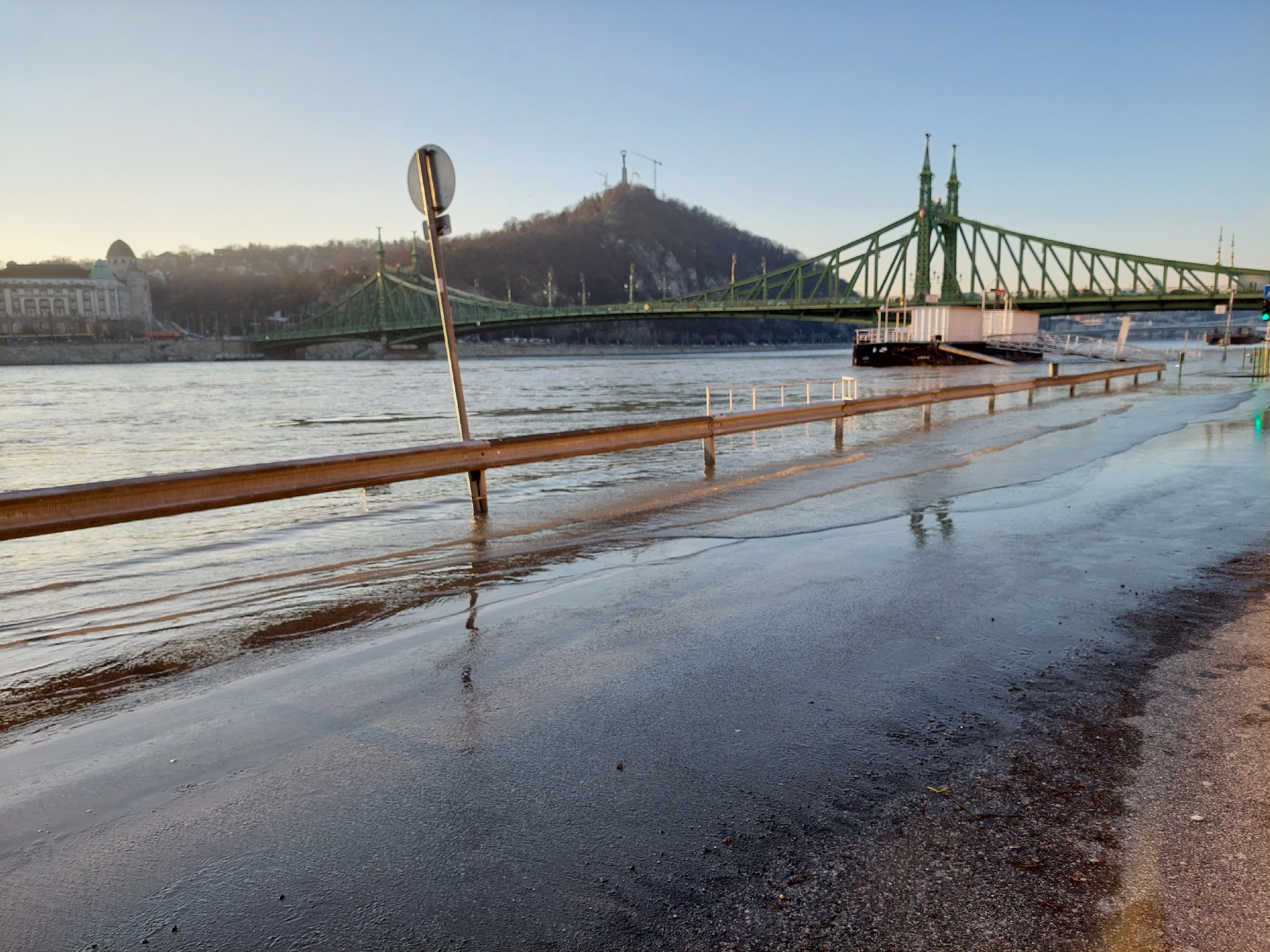 Budapest készül az áradásra, elrendelték a készültséget