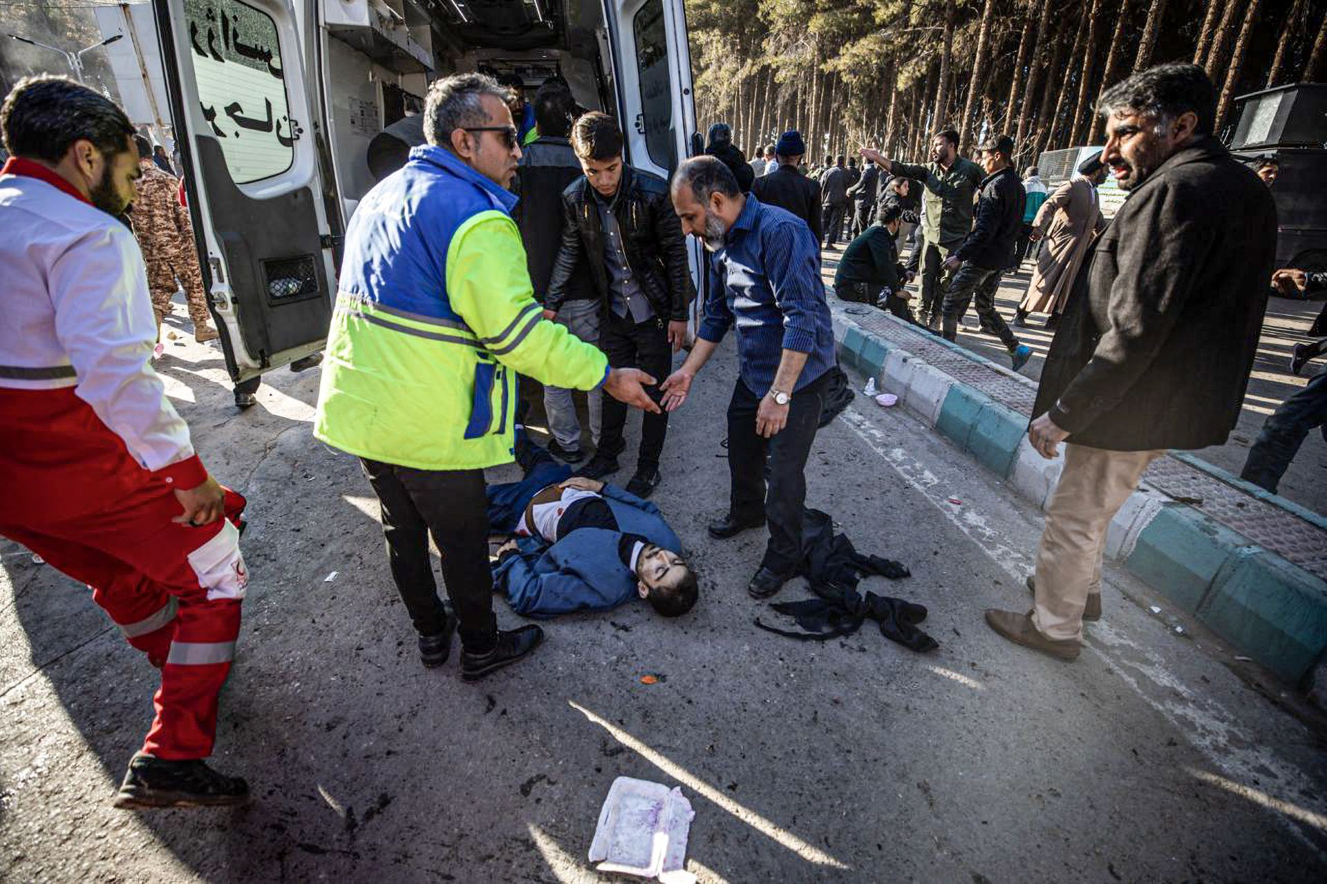 Robbantásos merénylet történt Iránban, meghaladhatja a 100-at a halottak száma
