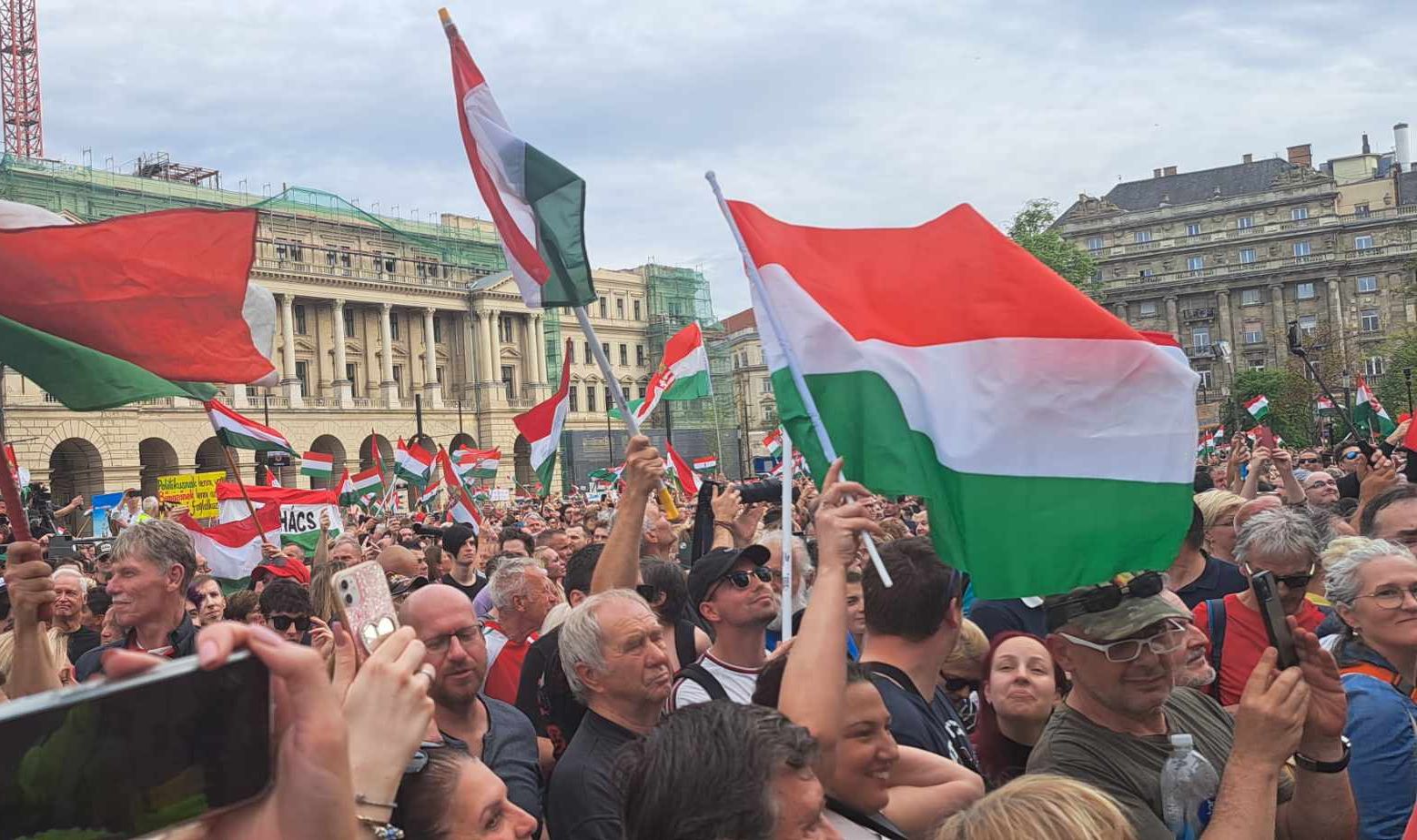 Magyar Péter: Pánik van a Karmelitában, vészforgatókönyvek készülnek