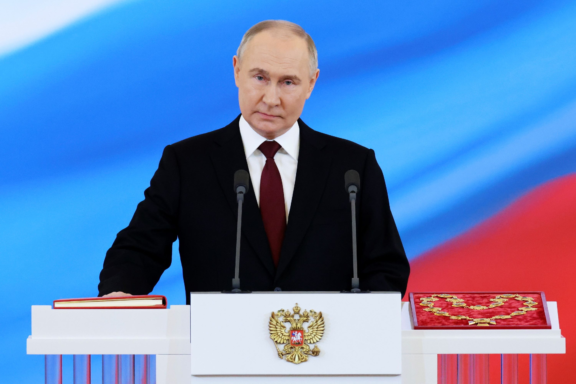 Putyin először ment külföldre, amióta újra elnökké választották
