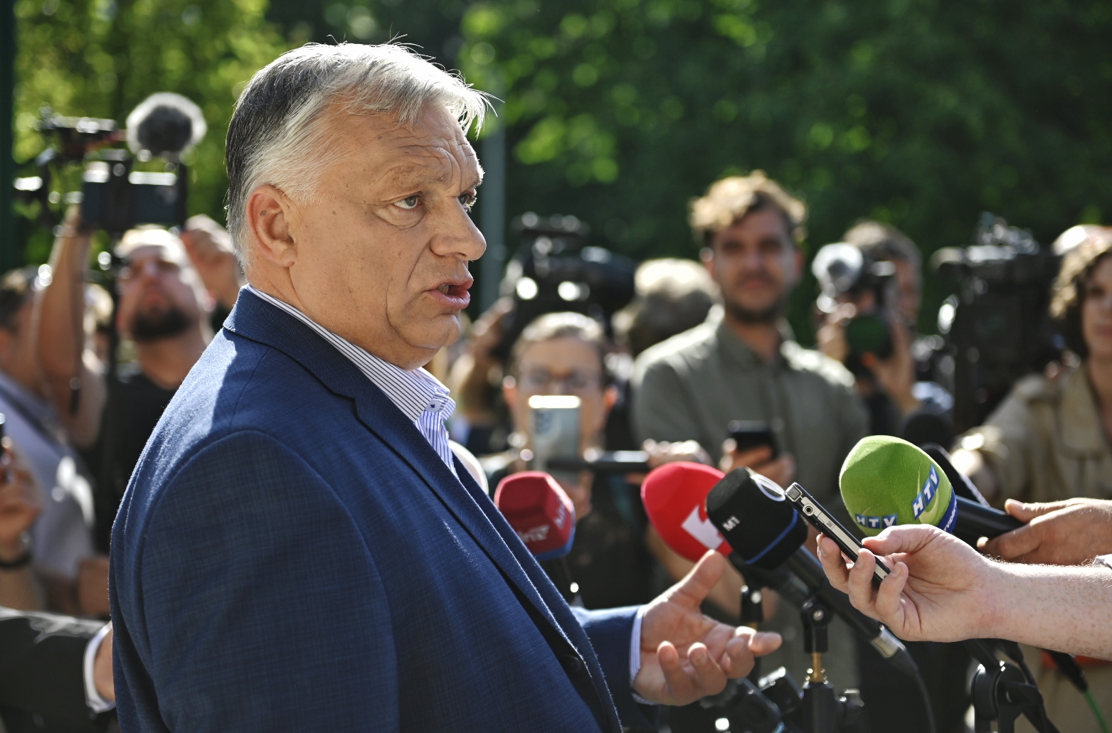 Dupla választás Magyarországon: továbbra is nagy a szavazási kedv – percről percre