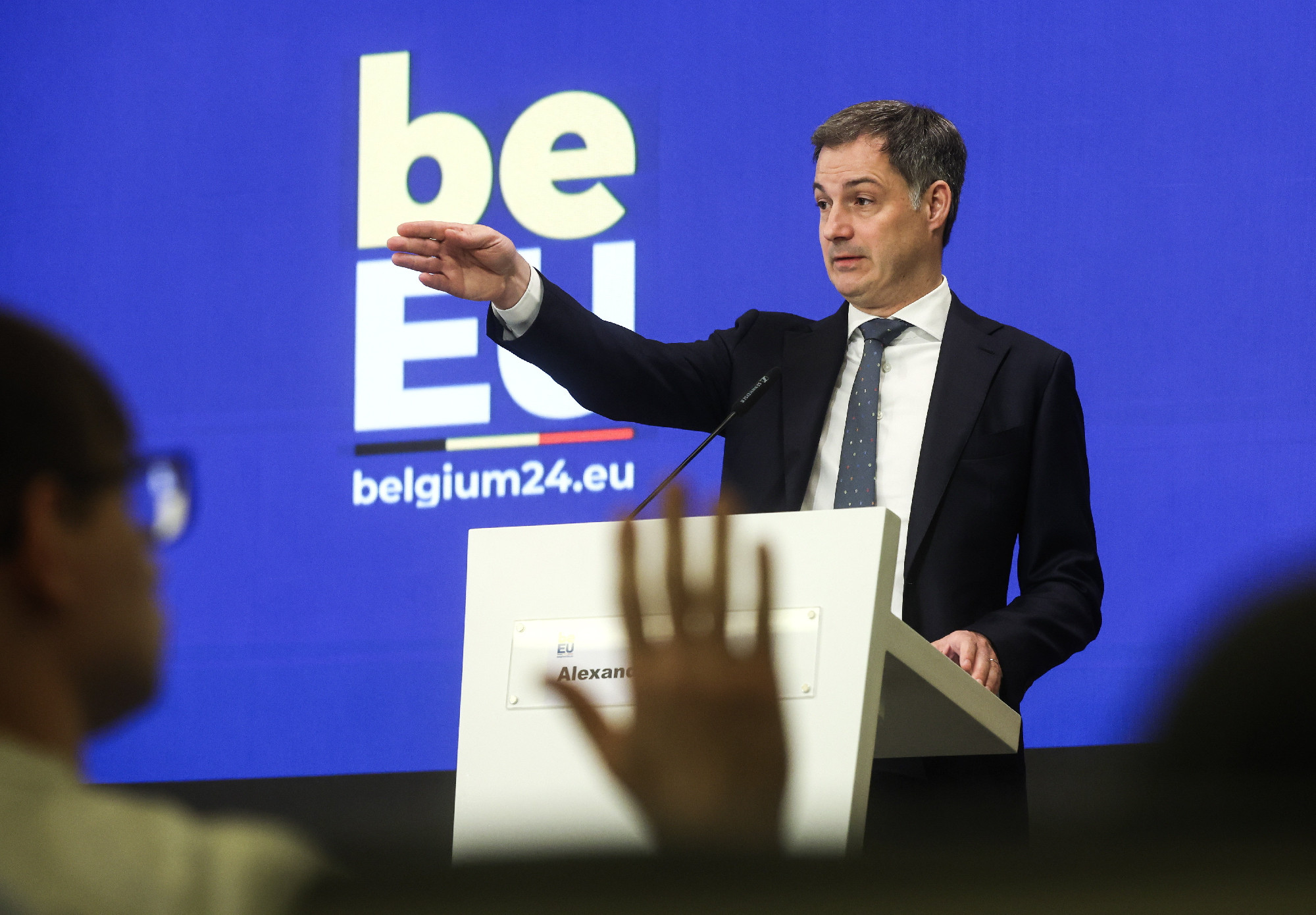 Lemondott a belga miniszterelnök a választási eredmény miatt
