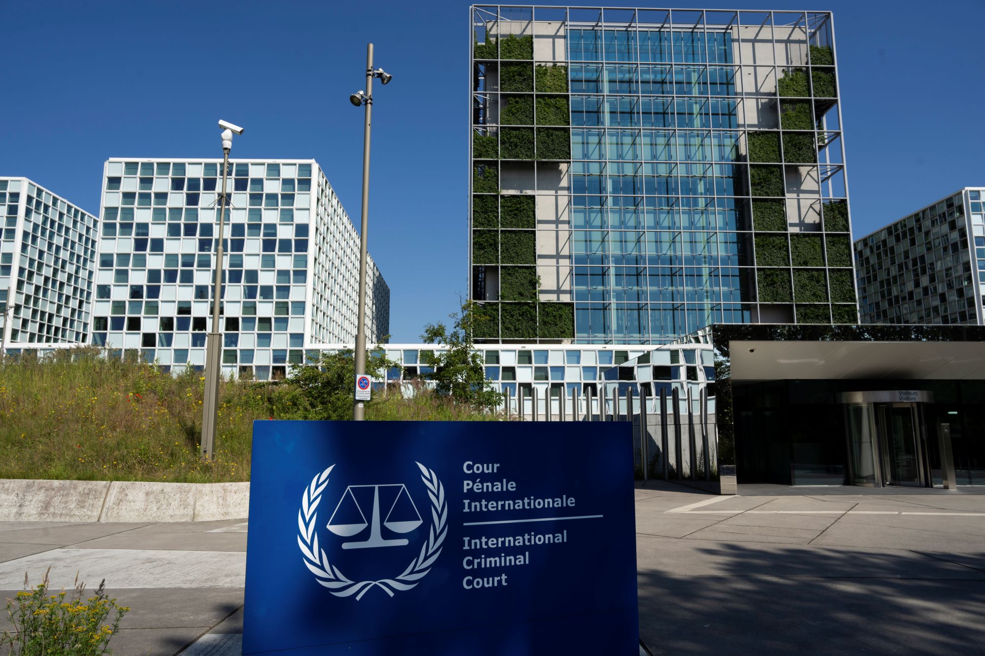 Három miniszter vizsgálja, mivel járna a Nemzetközi Büntetőbíróság elhagyása