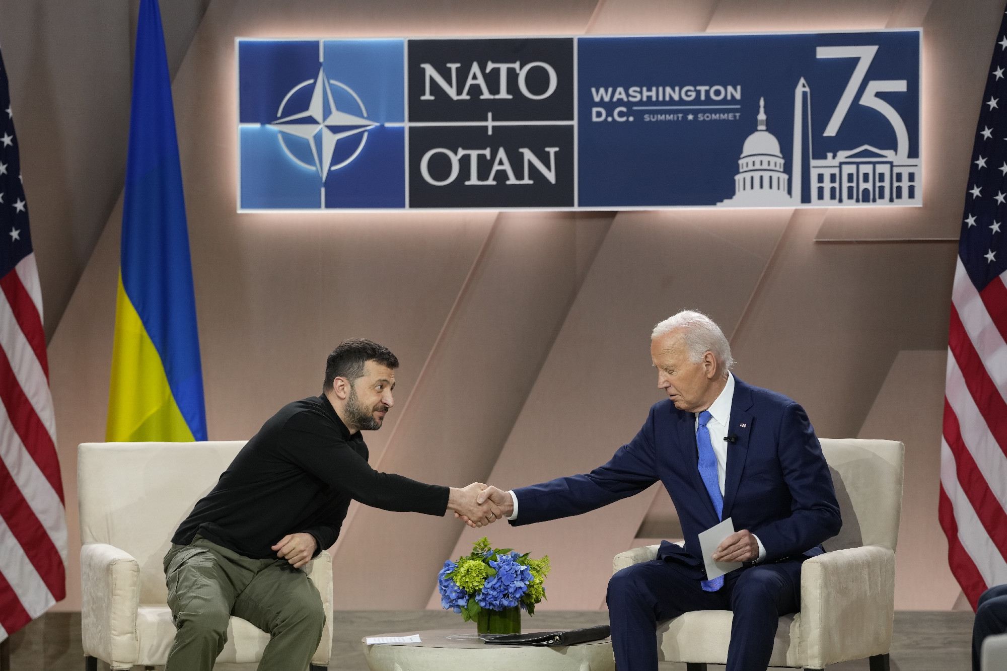 Joe Biden bakizott néhányat a NATO-csúcson