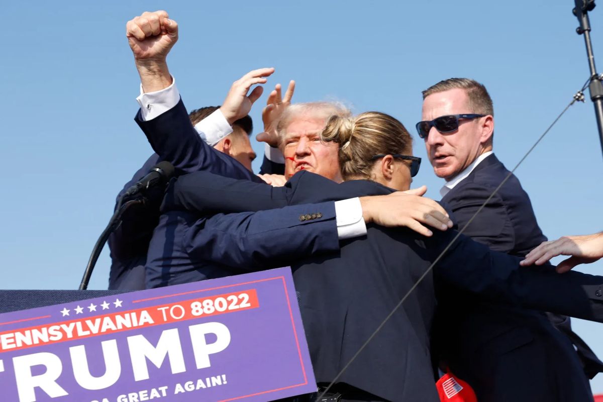 Rálőttek Donald Trumpra egy amerikai kampányrendezvényen