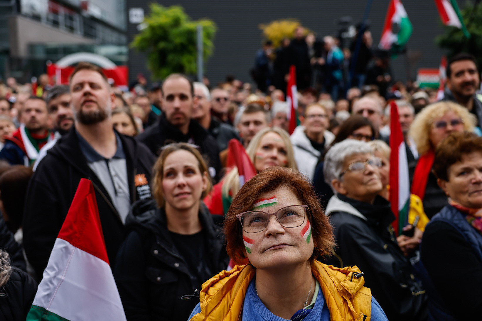 Fotókon Magyar Péterék közmédia előtti tüntetése