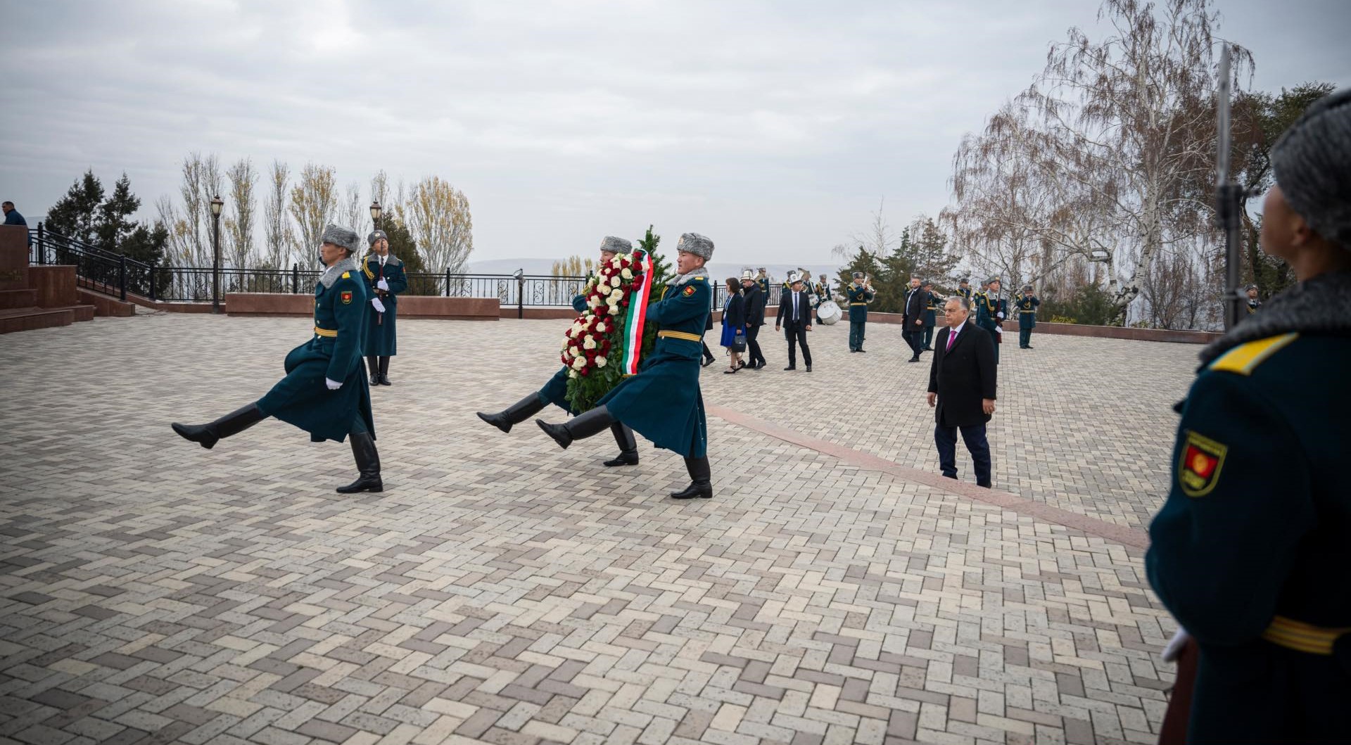 Orbán Viktor megkapta „a Türk Világ Legfelsőbb Rendje” kitüntetést