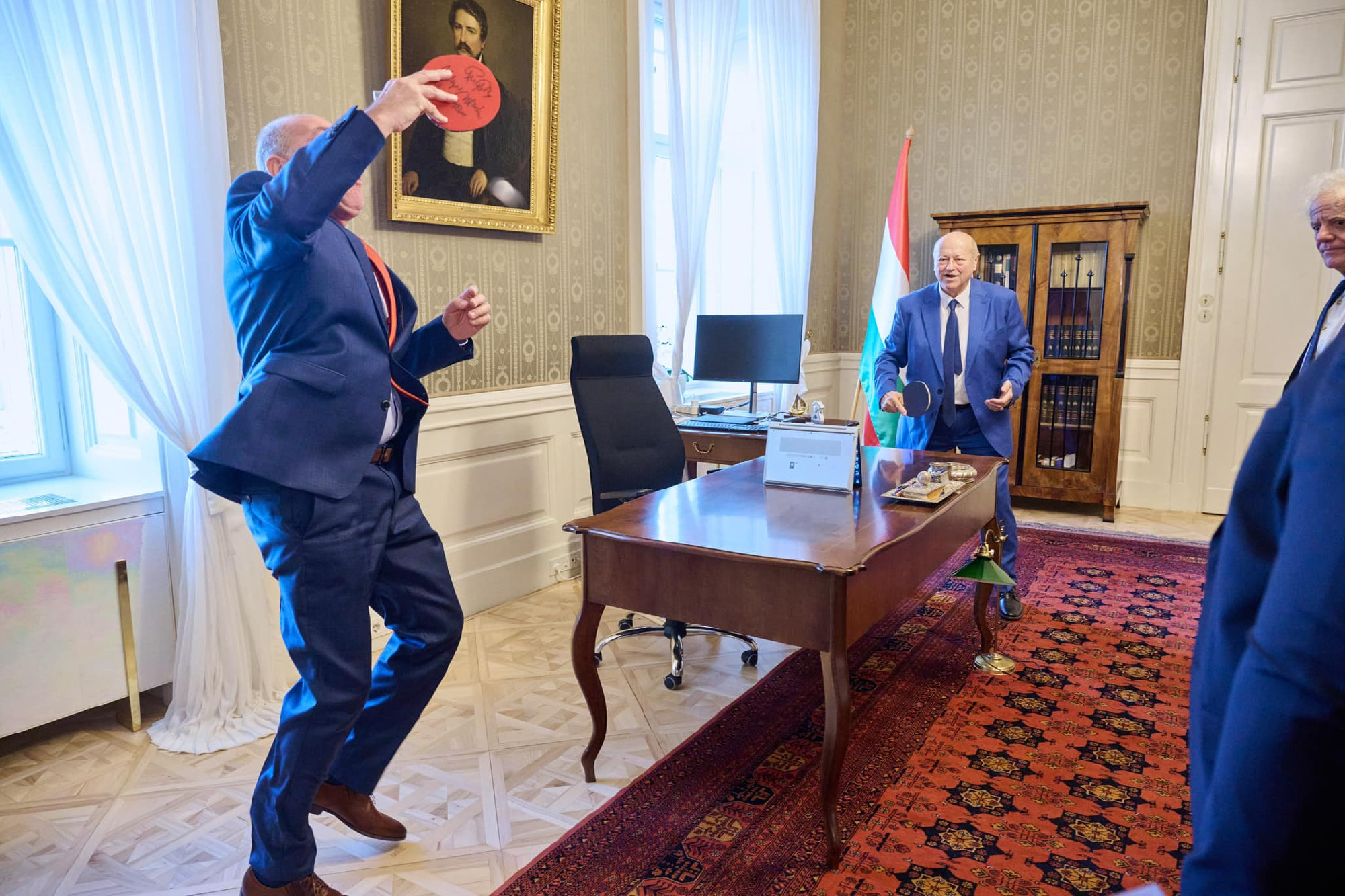 Ha ettől sem szeretjük meg Sulyok Tamást, tényleg ideje lemondania