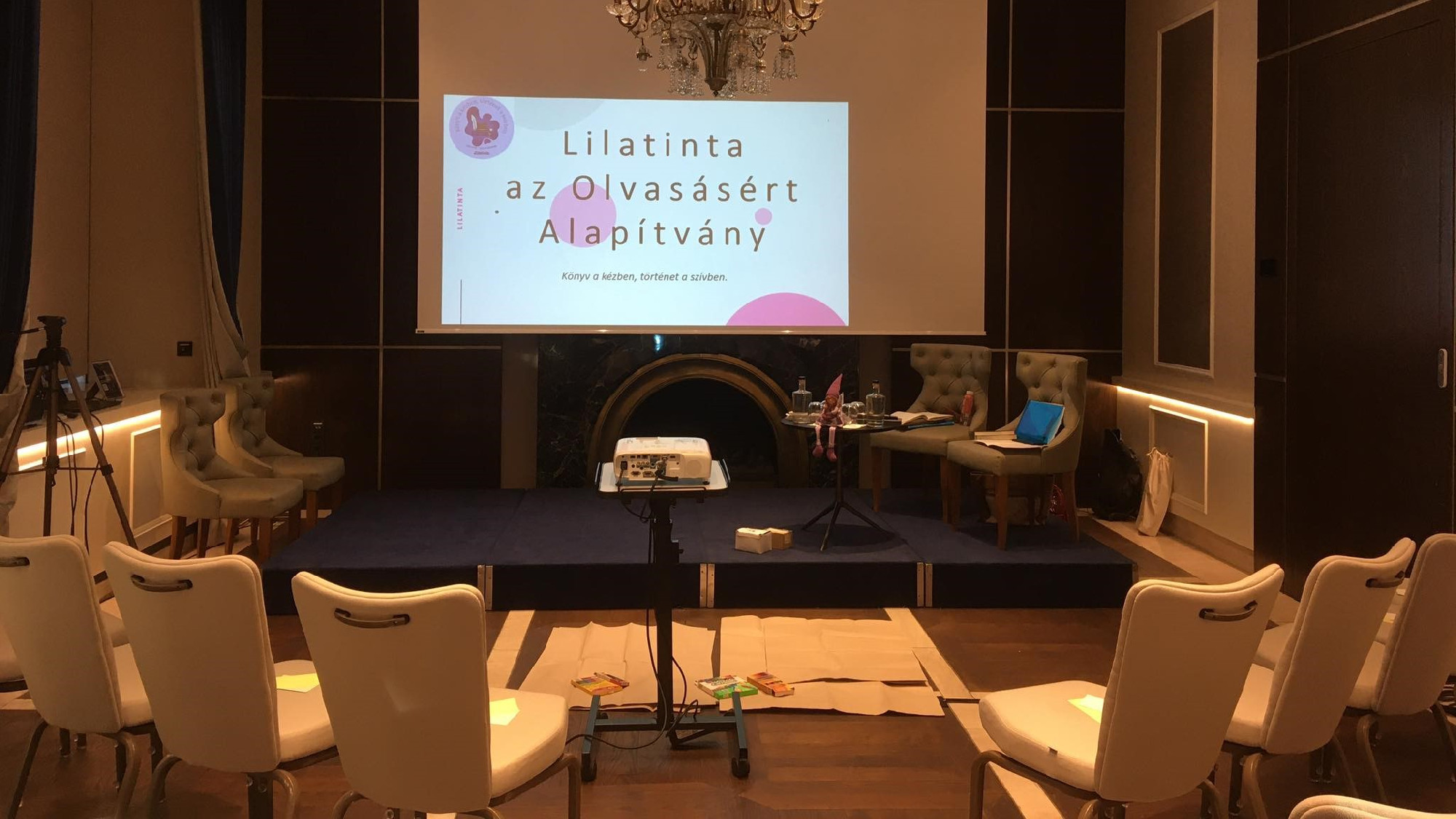 Lilatinta, ahol az irodalom maga az élet