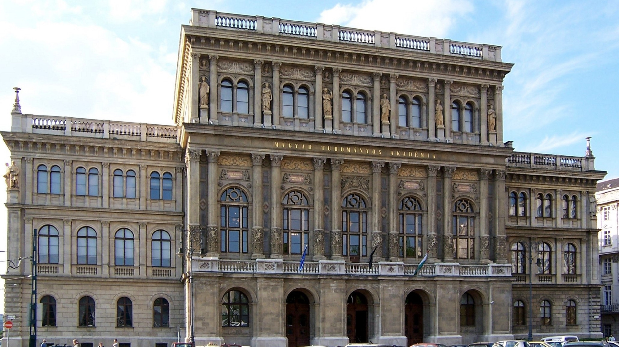 Kihagyhatja Orbán a botránnyal fenyegető ünnepséget