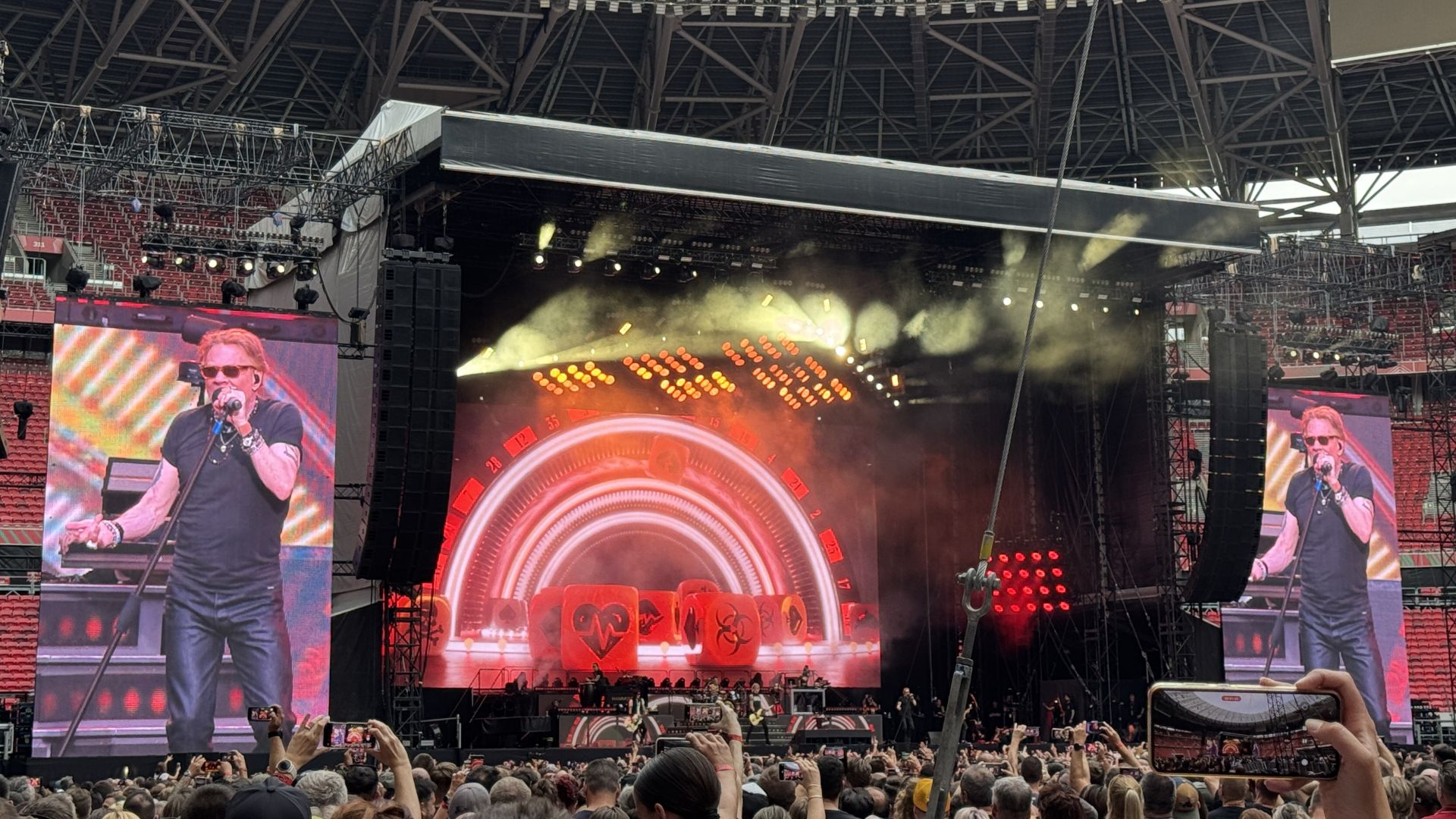 A kevesebb néha több – a Guns N’ Roses maratoni hosszúságú budapesti koncertjéről