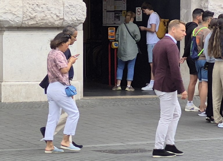 Orbán Ráhel többmilliós táskával sétálgatott 