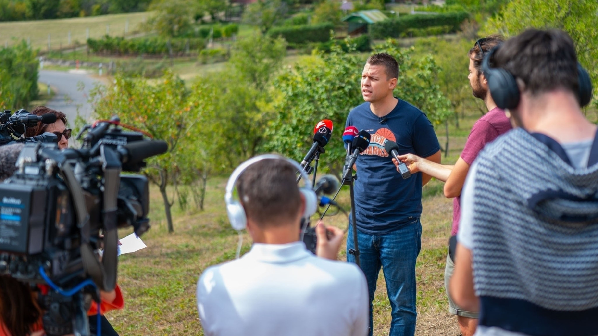 Egy fél családi házzal kevesebbről számolt be Kósa Lajos és Menczer Tamás is