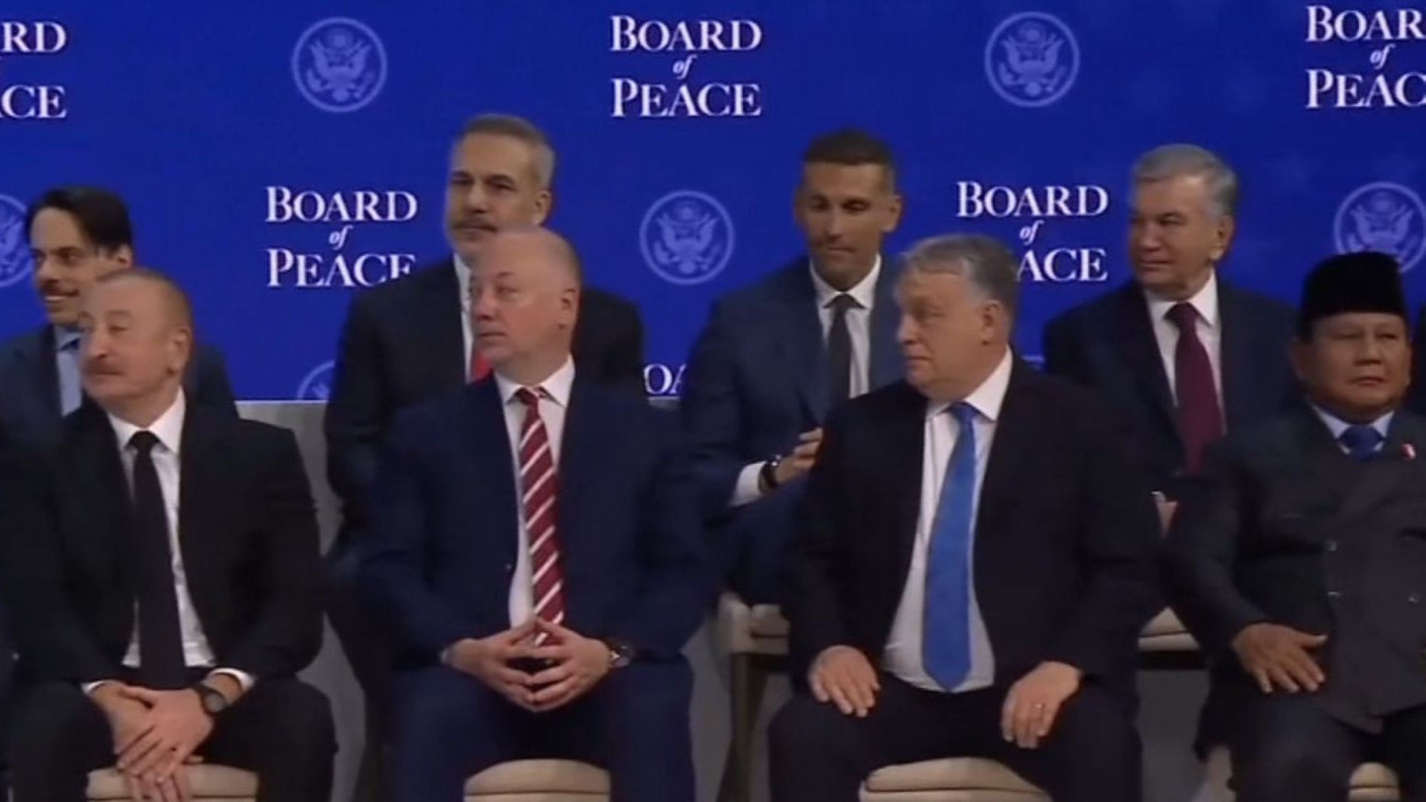 Megalakult Trump Béketanácsa Davosban, Orbán Viktor is csatlakozott 