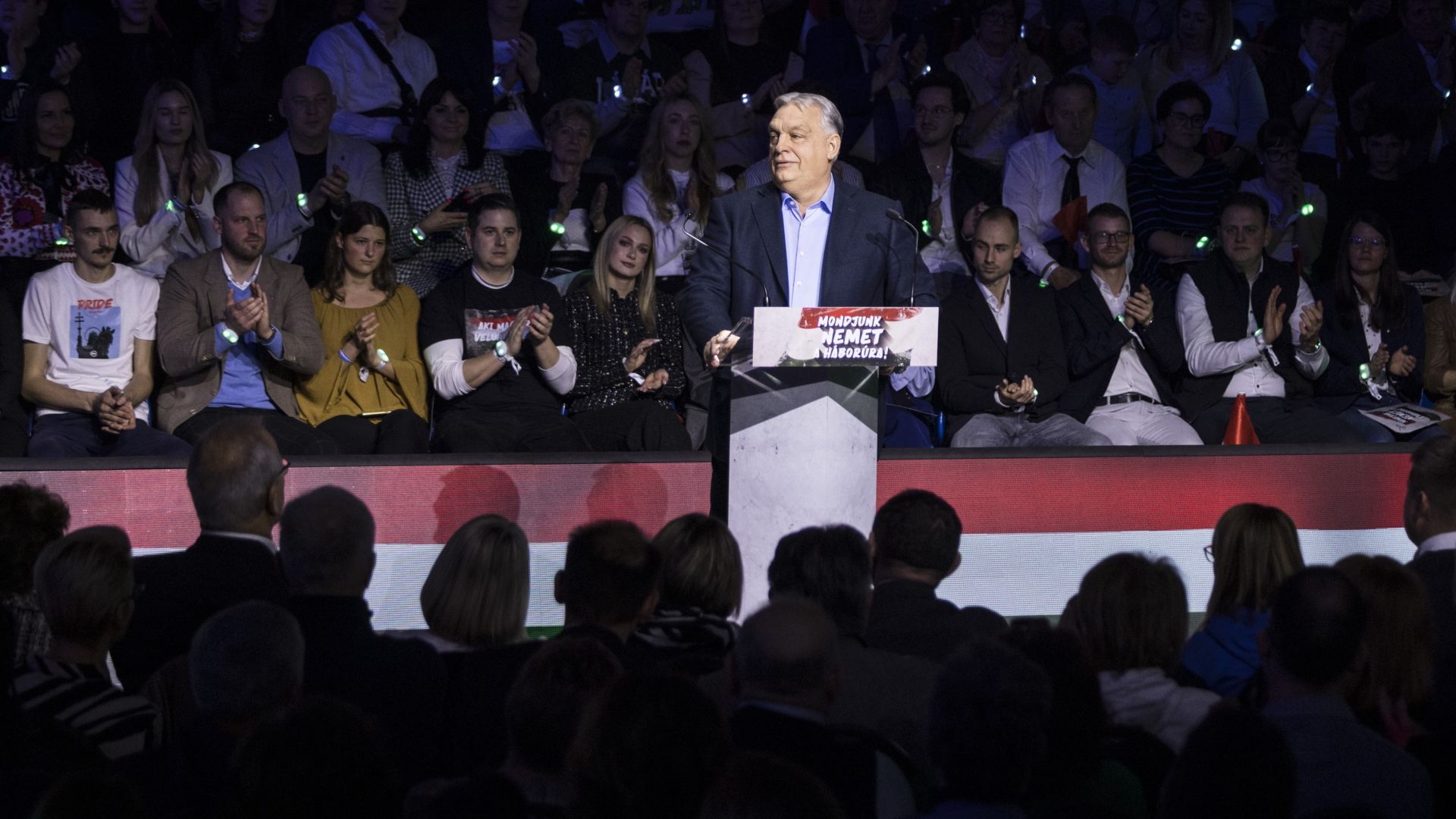 Viktor, kamulázadás helyett lázadj Moszkva ellen!