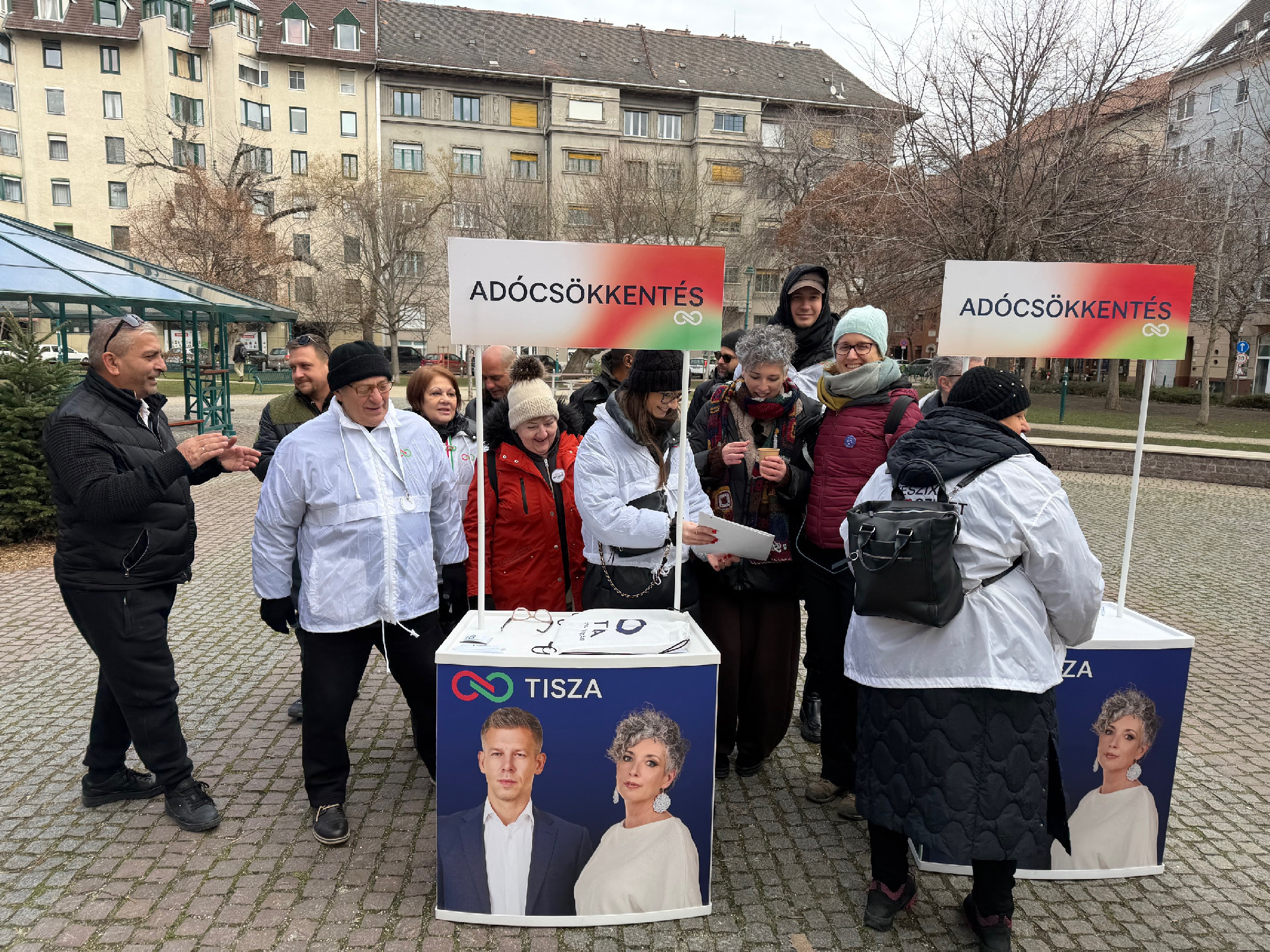 A Jobbik és a Szolidaritás-Munkáspárt is elegendő ajánlást adott le az induláshoz