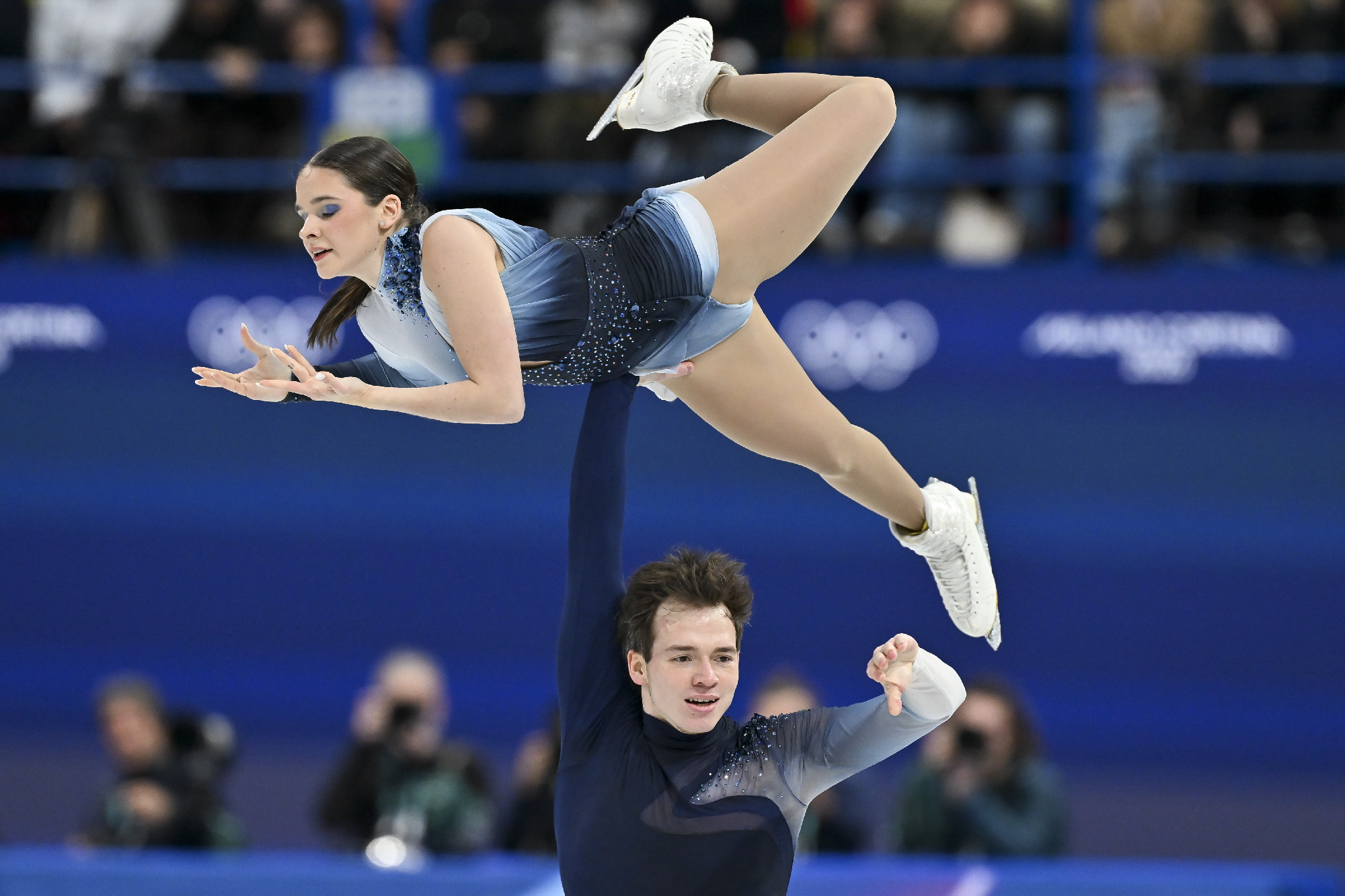 Oroszok viszik a magyar zászlót a téli olimpia záróünnepségén