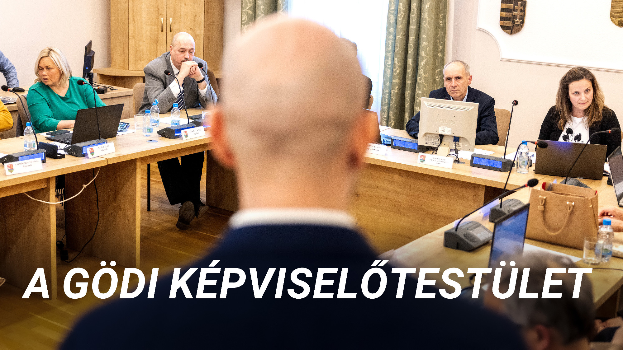 „Sajnálatos, hogy polgármester úr váratlanul lebetegedett” – videónk a gödi képviselő-testület üléséről