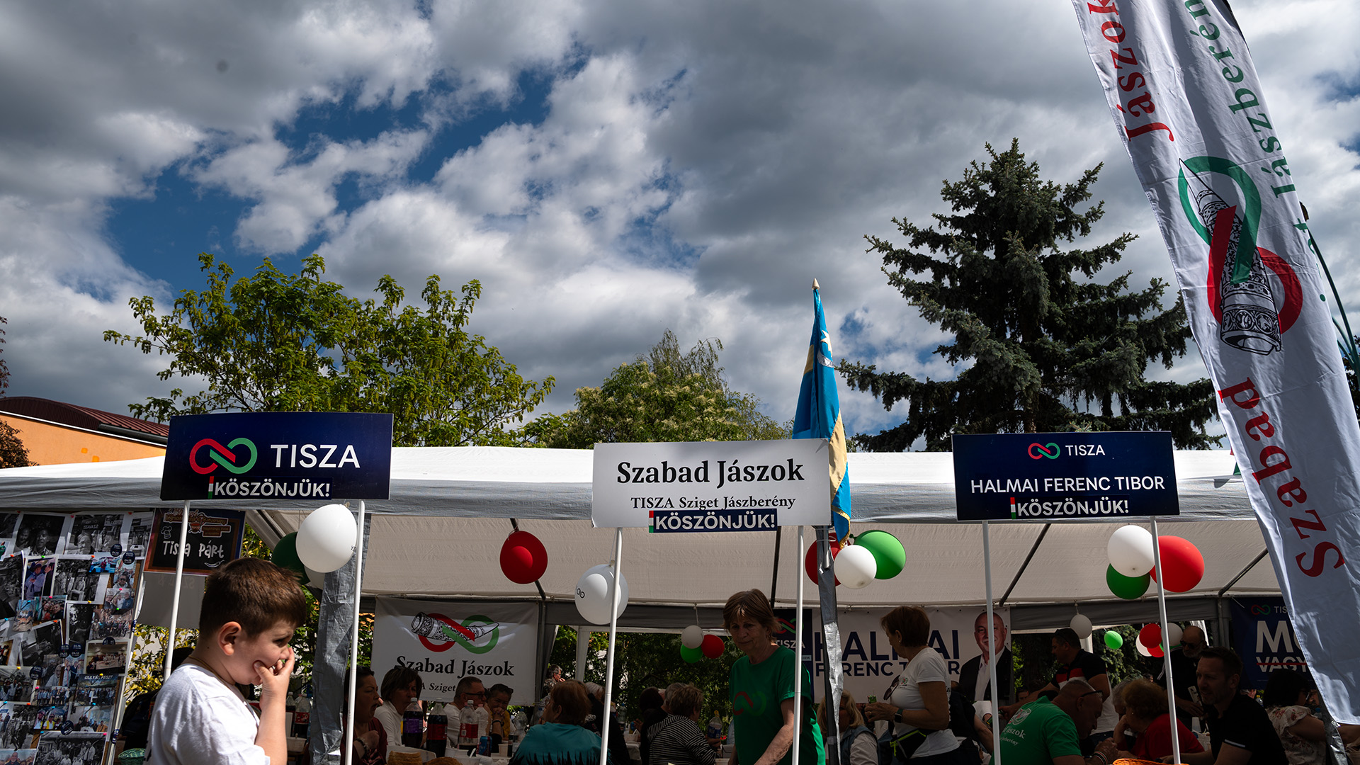 Lezsák Sándor elégette névjegykártyáit, távozva a magyar parlamentből — image 6